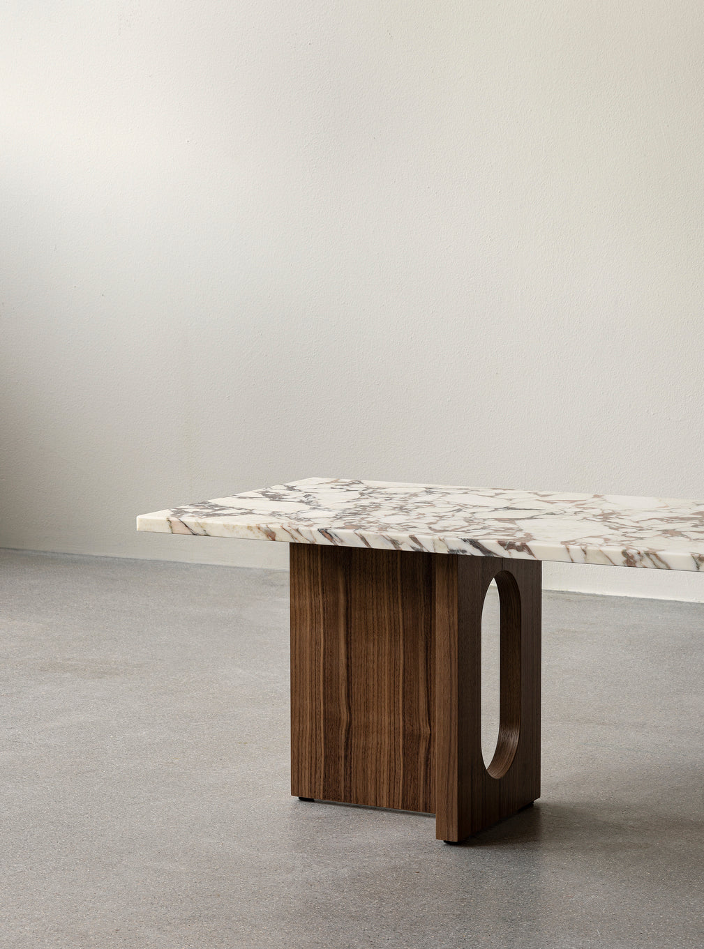 ANDROGYNE coffee table white-brown marble with walnut base