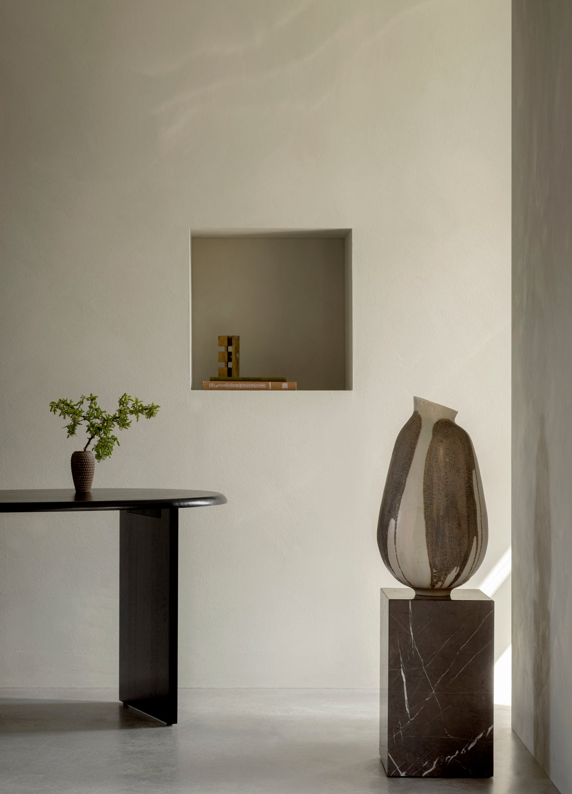 PLINTH Side Table White-Brown Marble