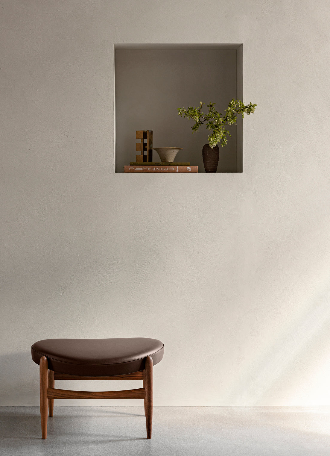 ELIZABETH footstool brown leather with walnut base