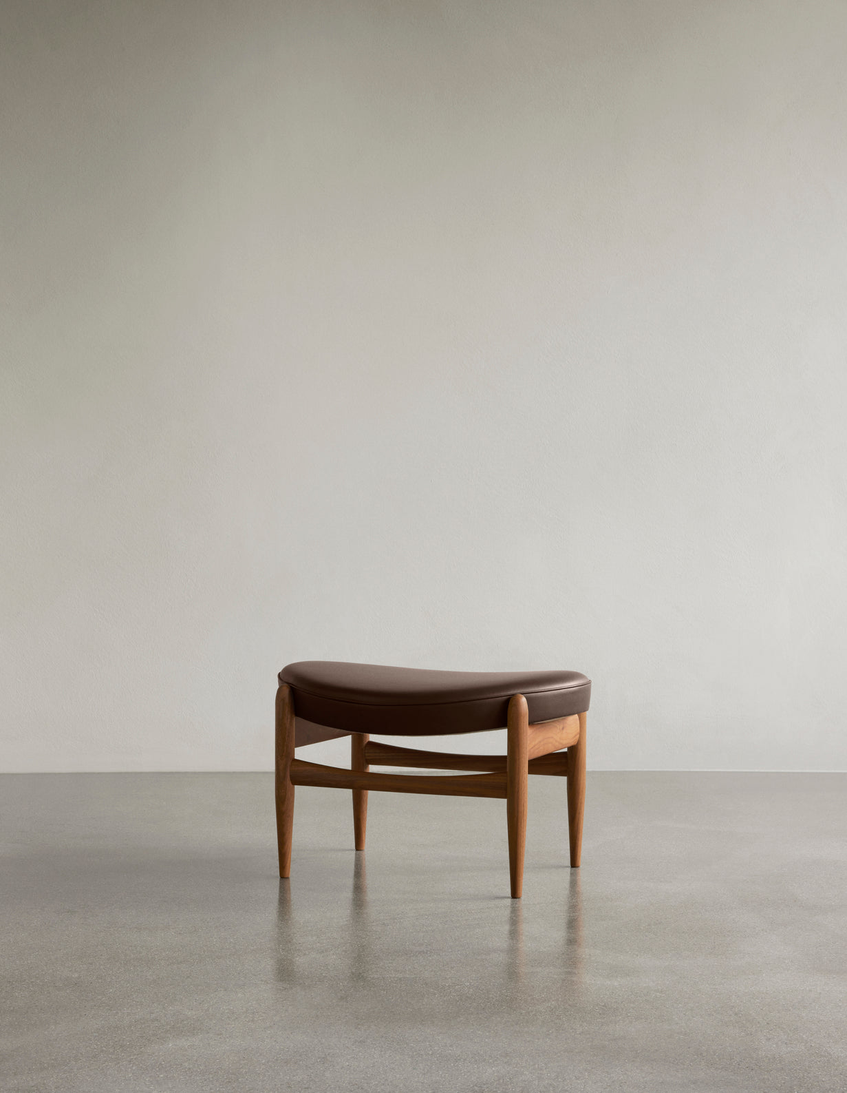 ELIZABETH footstool brown leather with walnut base