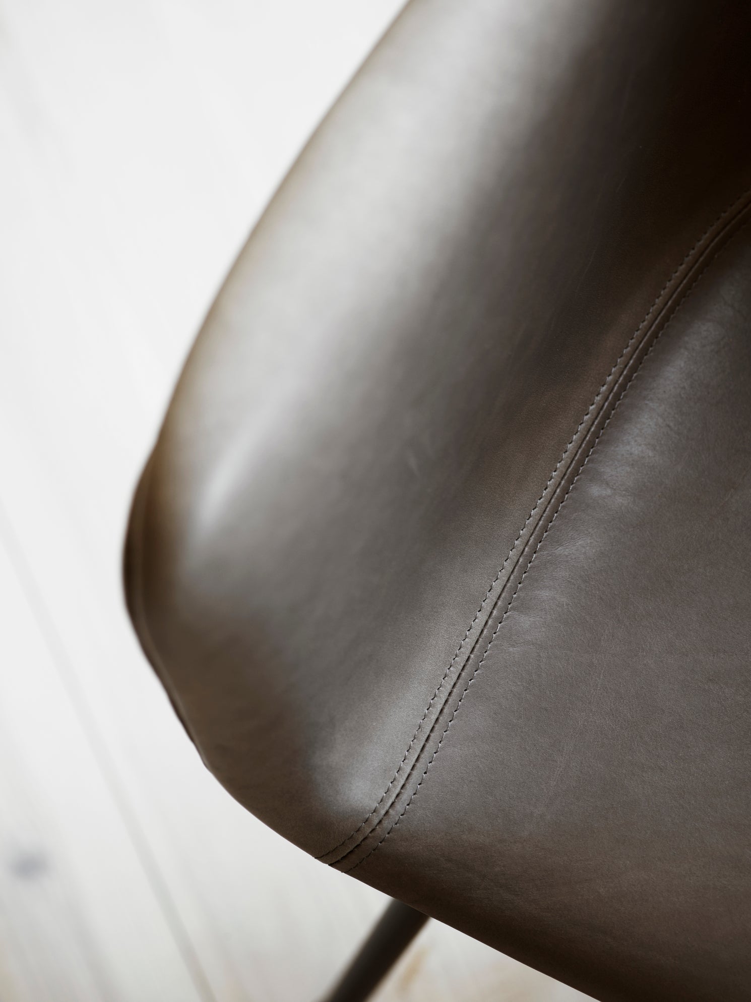 Sessel mit Armlehnen HARBOUR cognacfarbenes Leder mit Eichenbasis