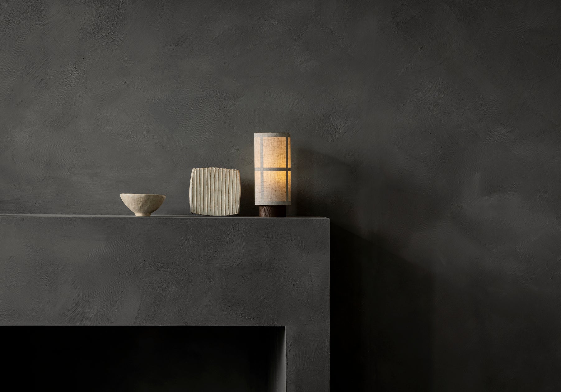 Tragbare Lampe HASHIRA mit Eschenholzfuß