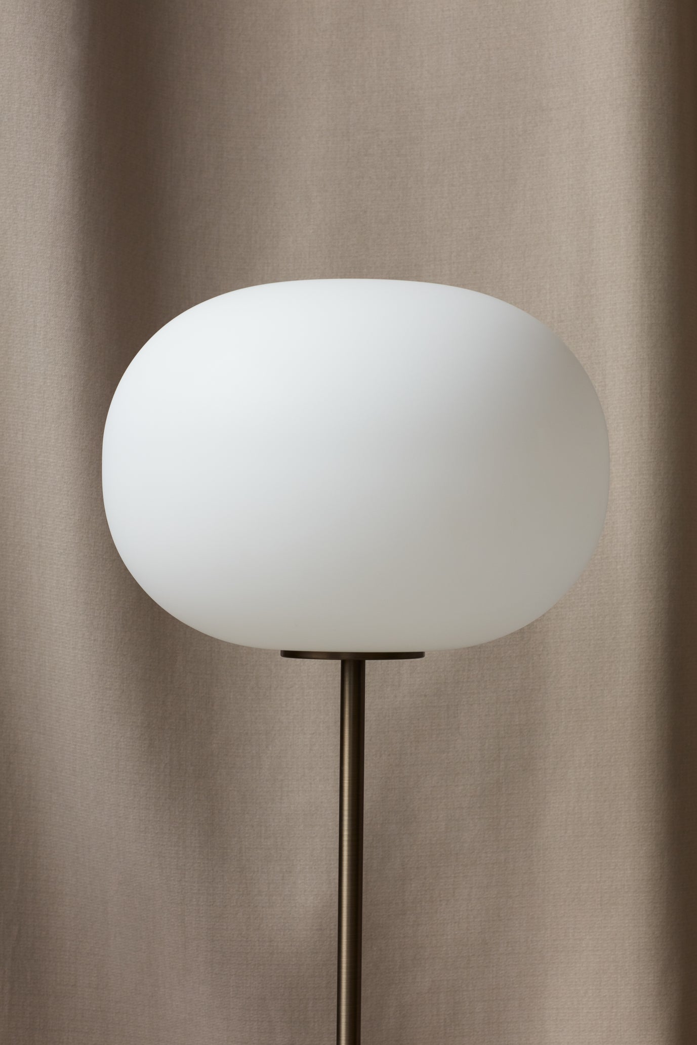 Lampa podłogowa JWDA biały marmur