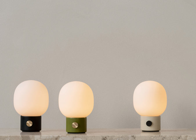 Lampa przenośna JWDA czarny