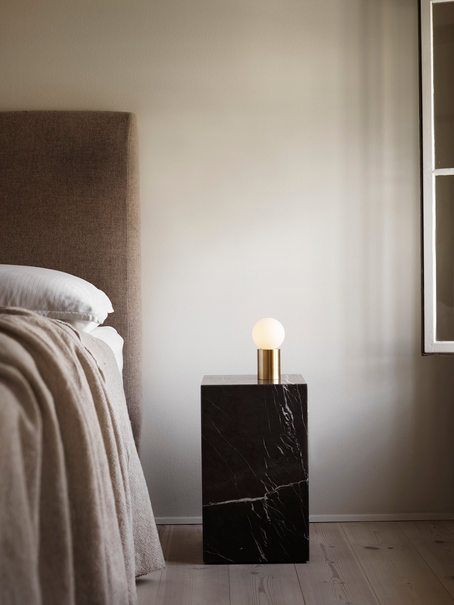 PLINTH Side Table White-Brown Marble