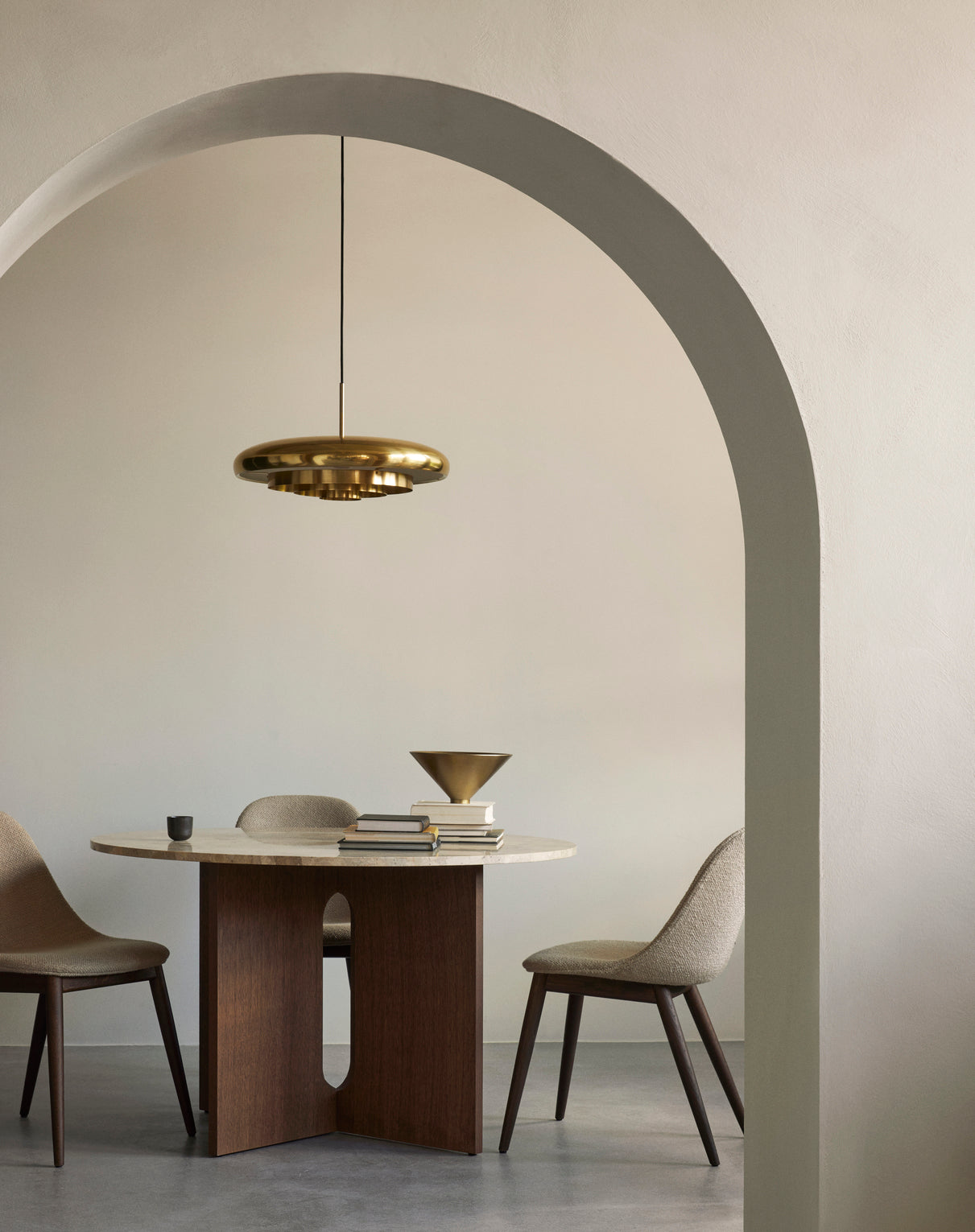 Lampa wisząca RESONANT mosiądz