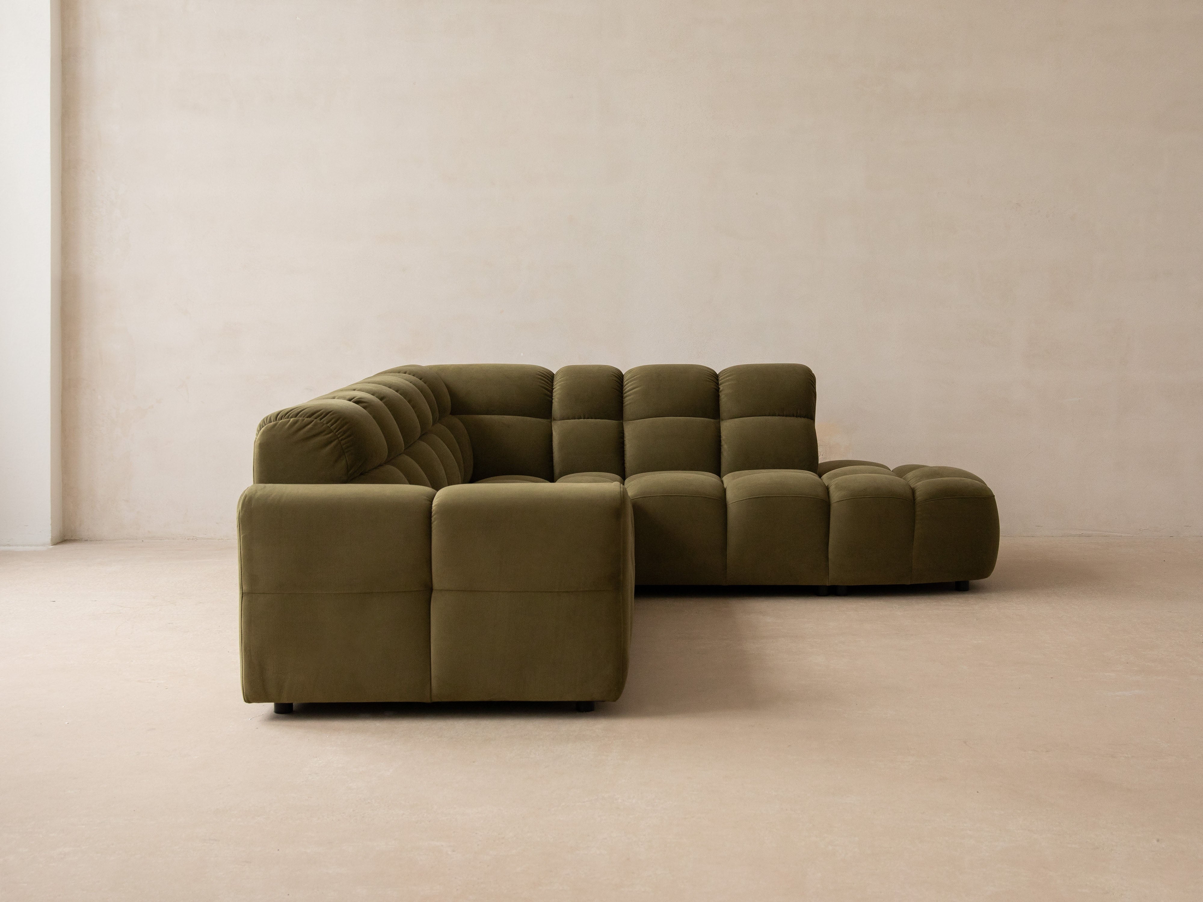 Left-facing panoramic velvet corner sofa LISA dark gray