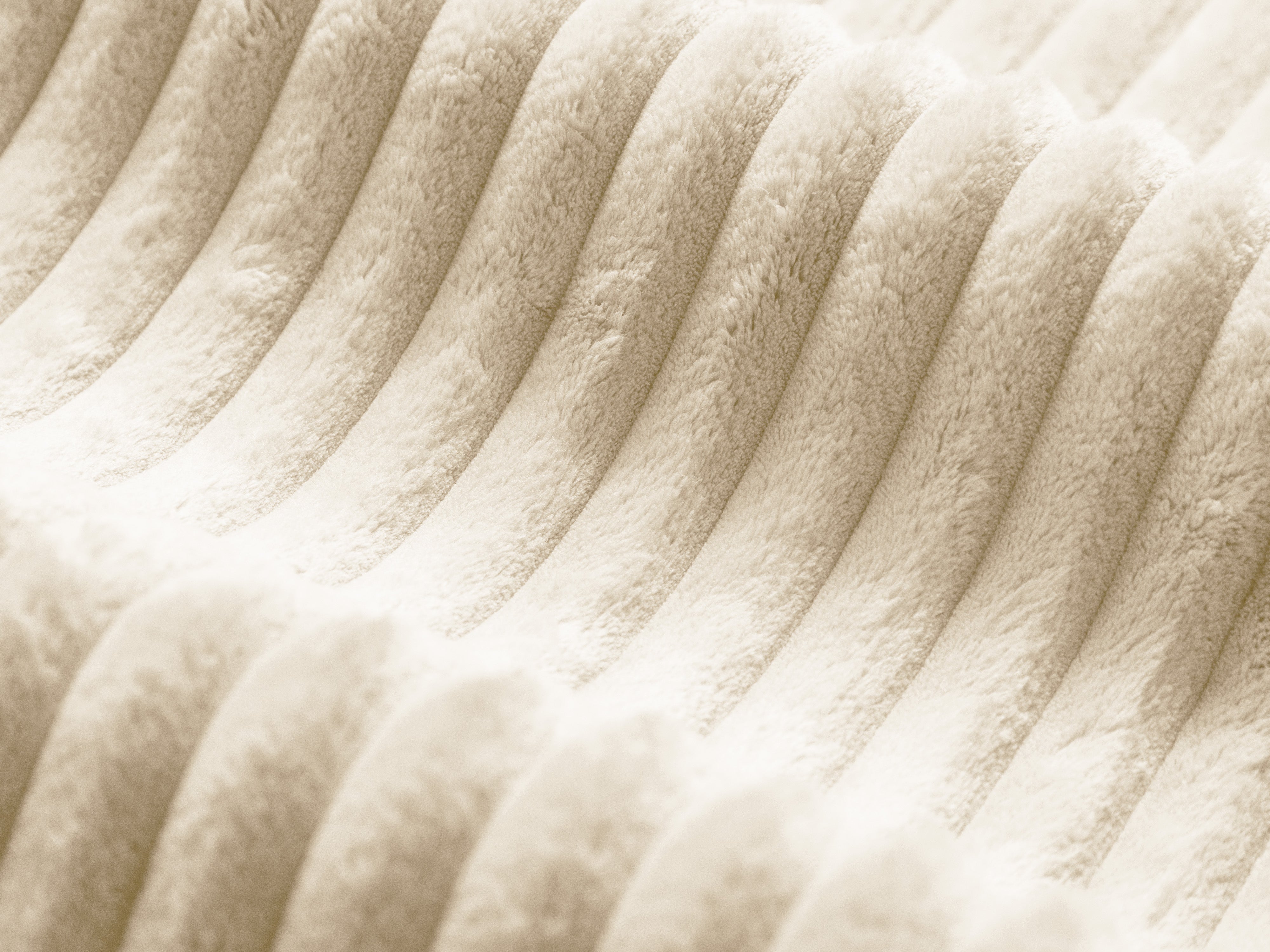 Links -besiedelte Ecke mit einem Martin -Tischleuchten -Beige Corduroy