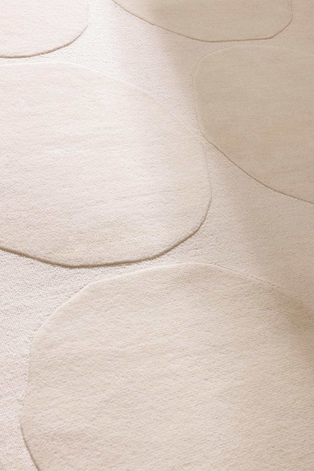 Isot Kivet Teppich Beige