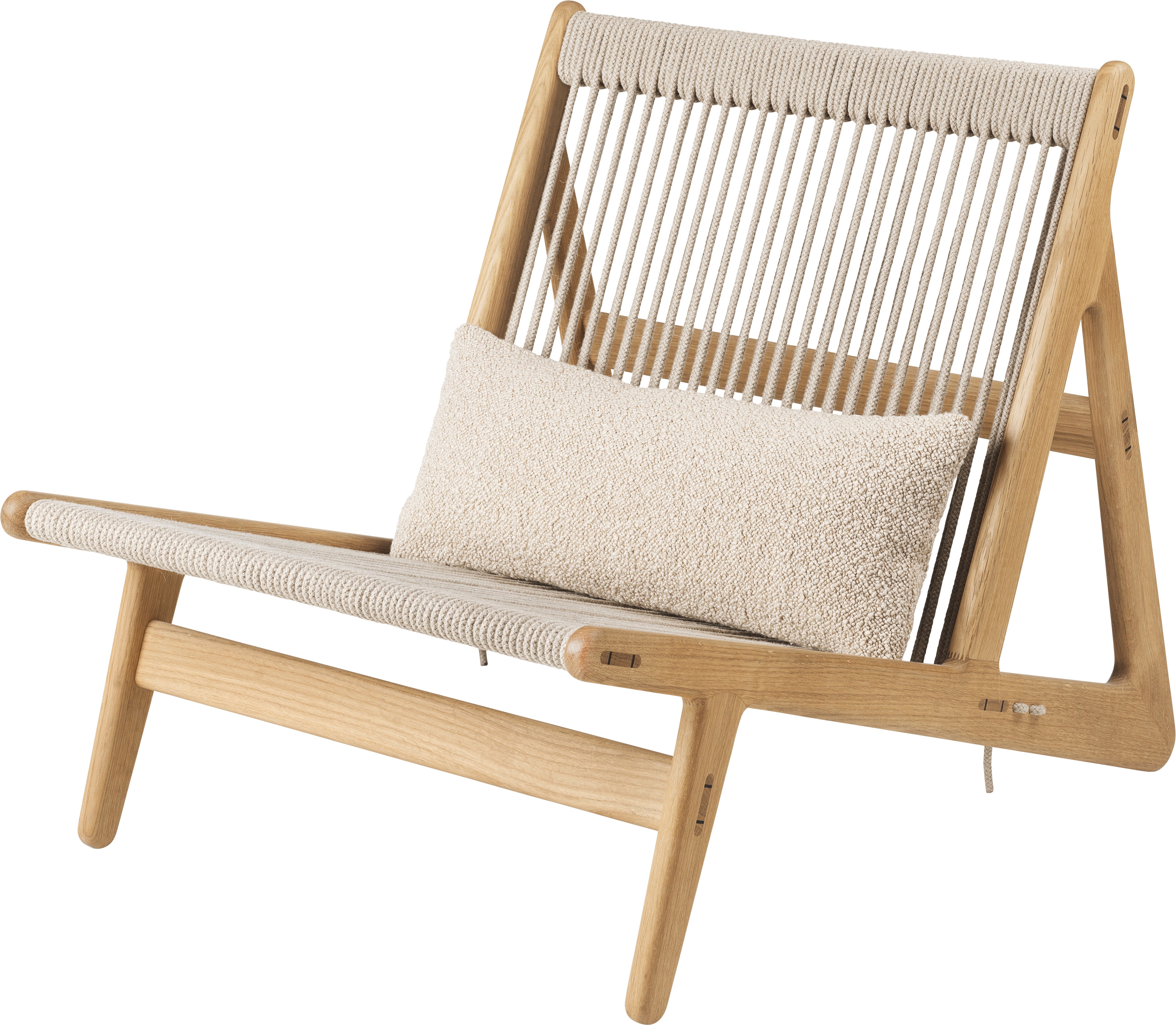 MR01 armchair in oak wood and linen
