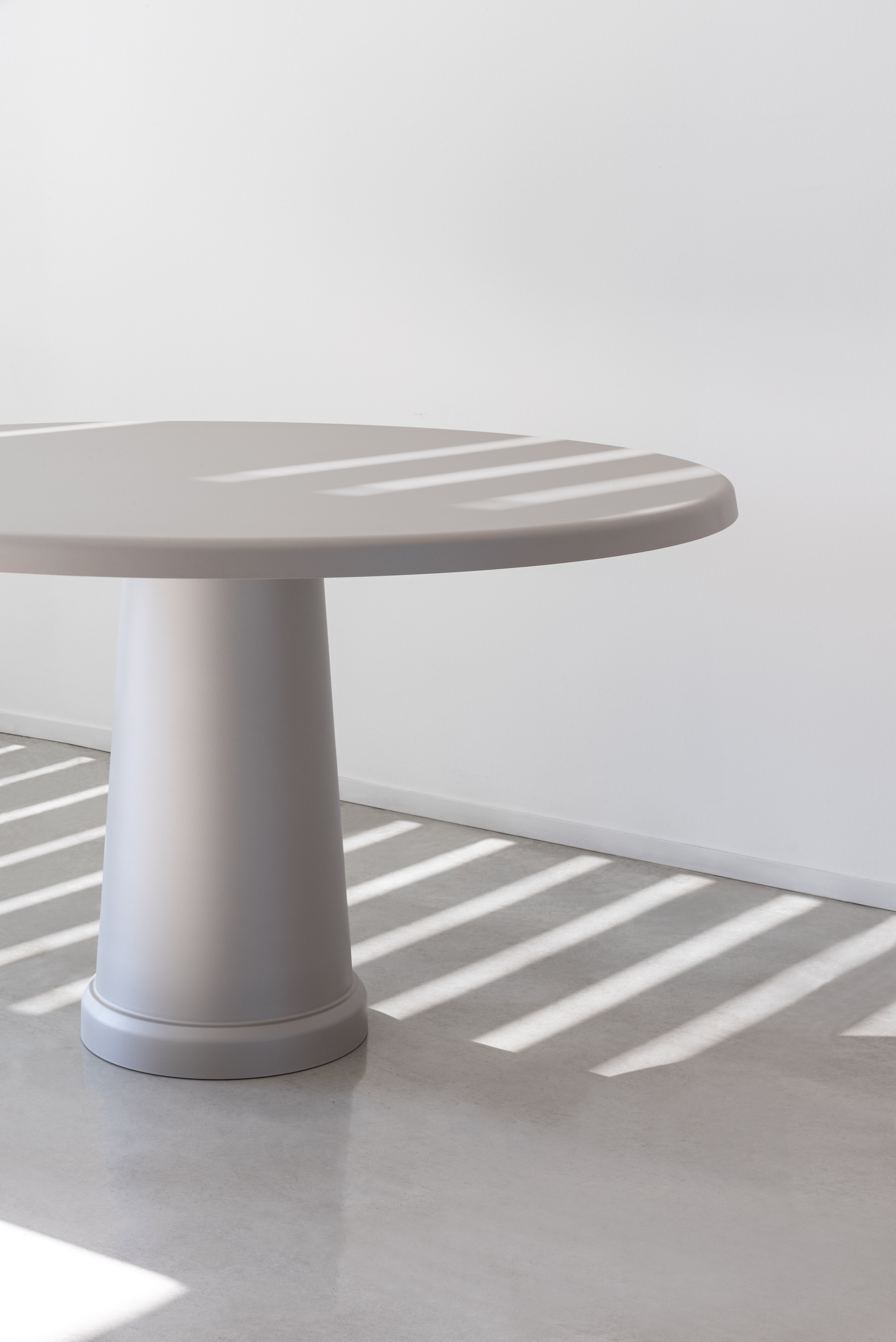 ALL-ROUND round table gray