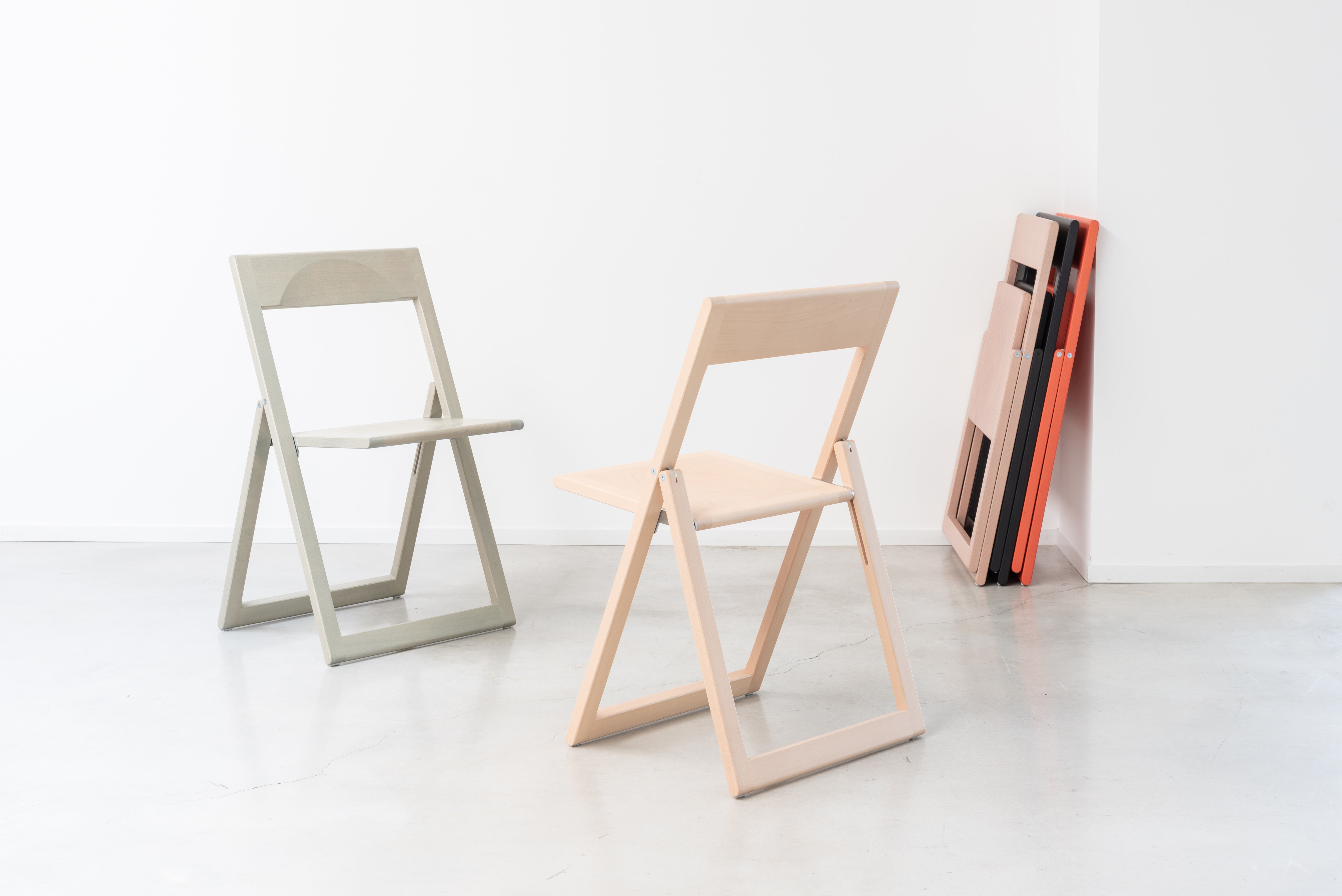 AVIVA folding chair green beech wood