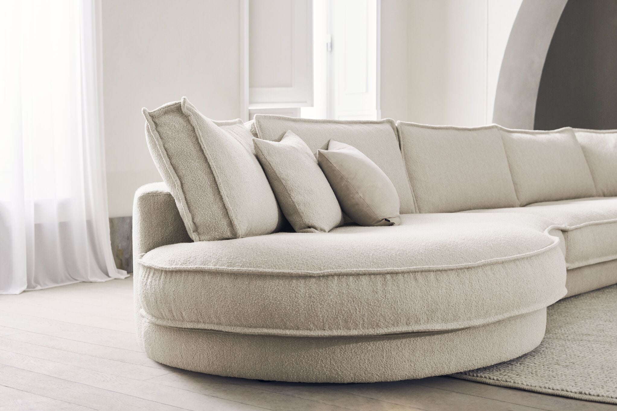 Sofa modułowa NOORA - zaokrąglony moduł lewostronny z dębową podstawą