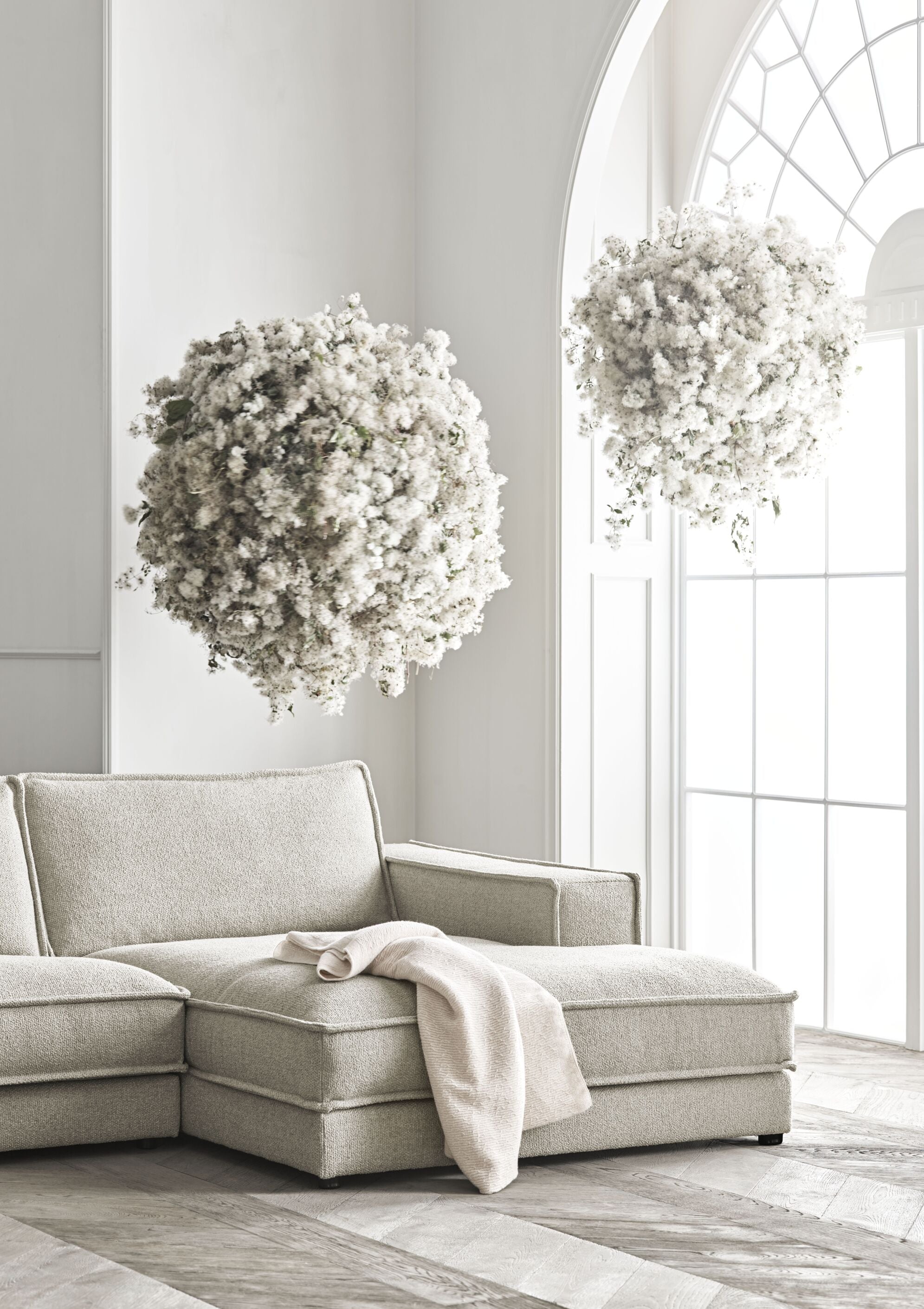 Sofa modułowa NOORA - szezlong lewostronny z dębową podstawą