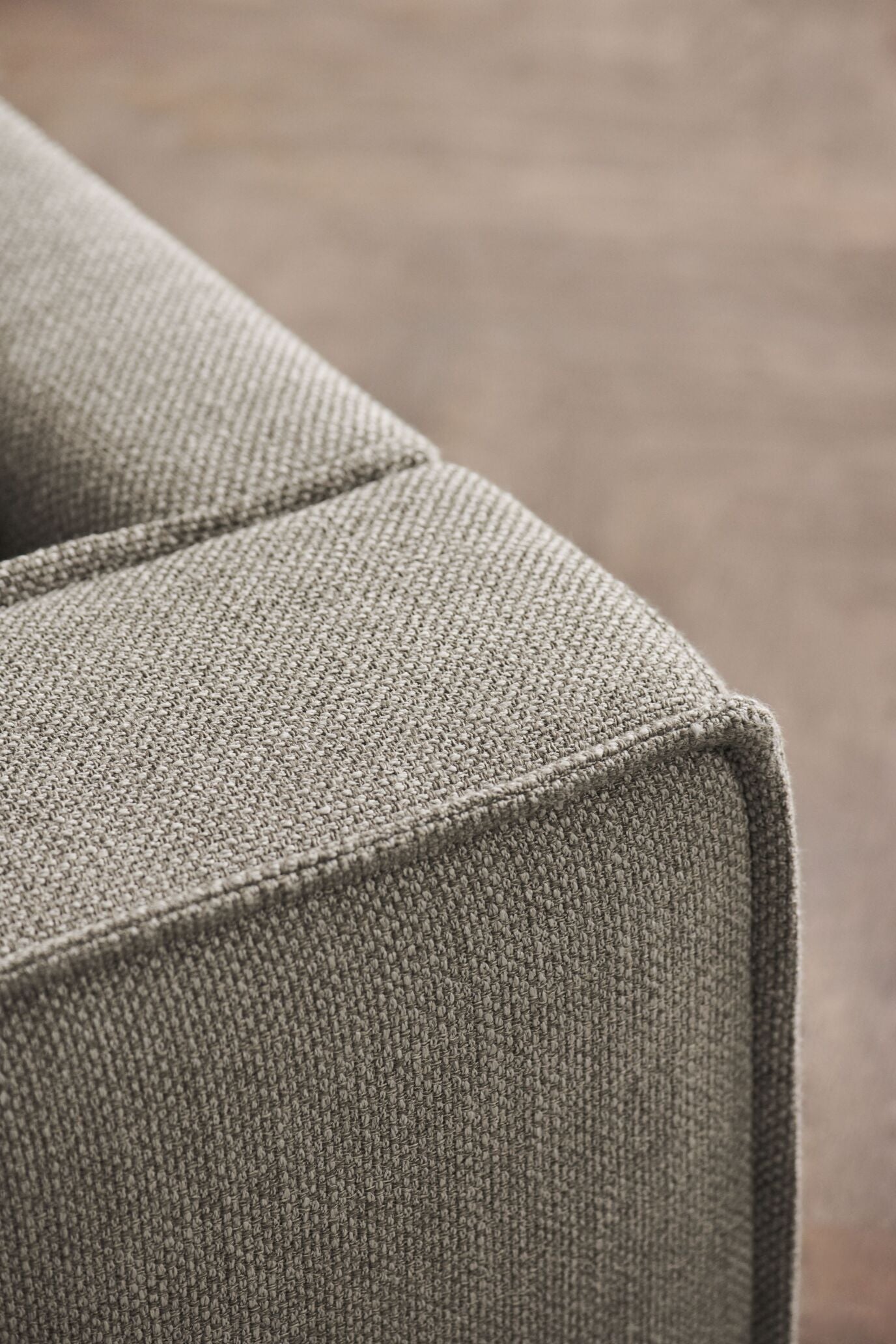 Sofa modułowa NOORA - moduł narożny z dębową podstawą