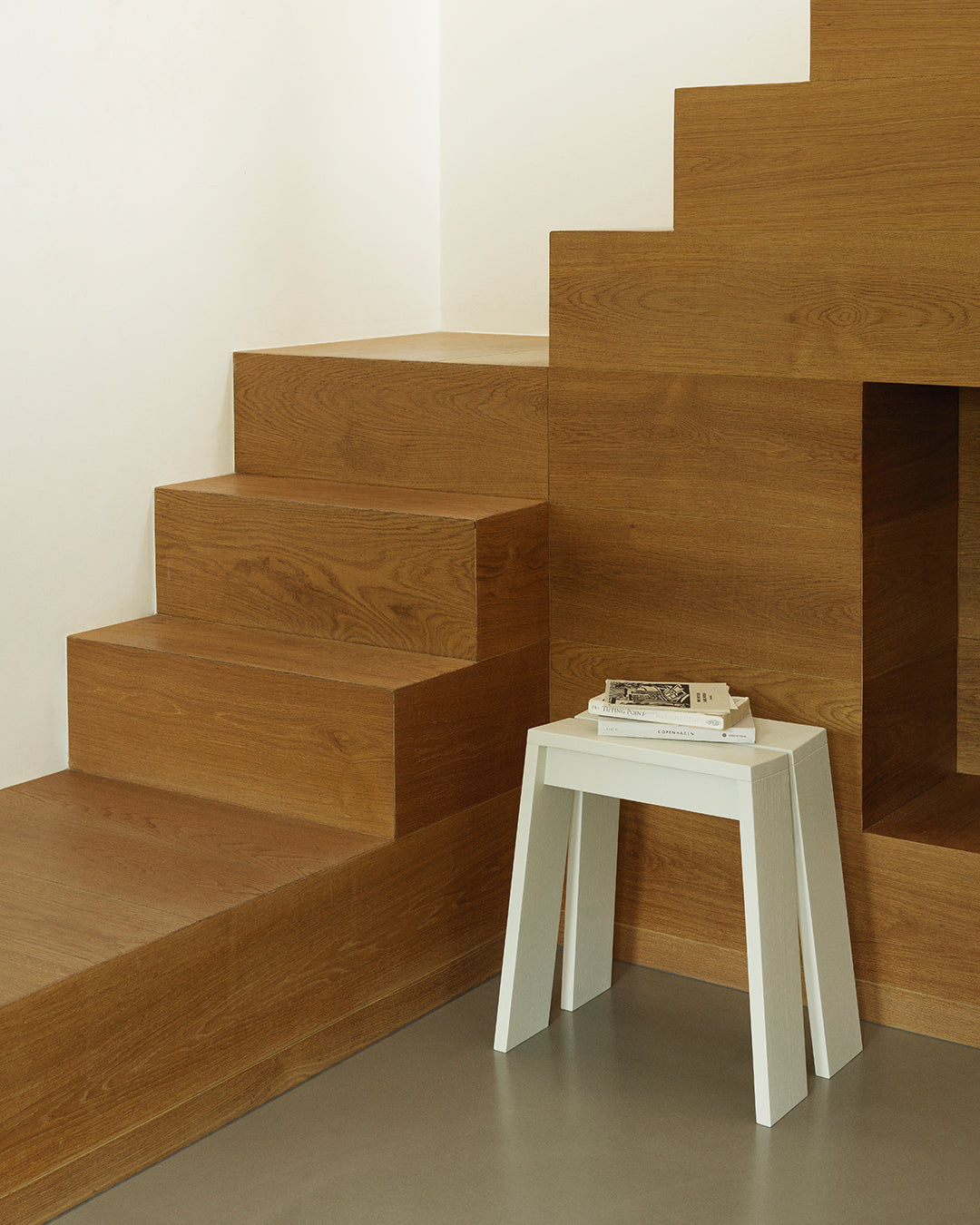 Shide Stool braune Asche