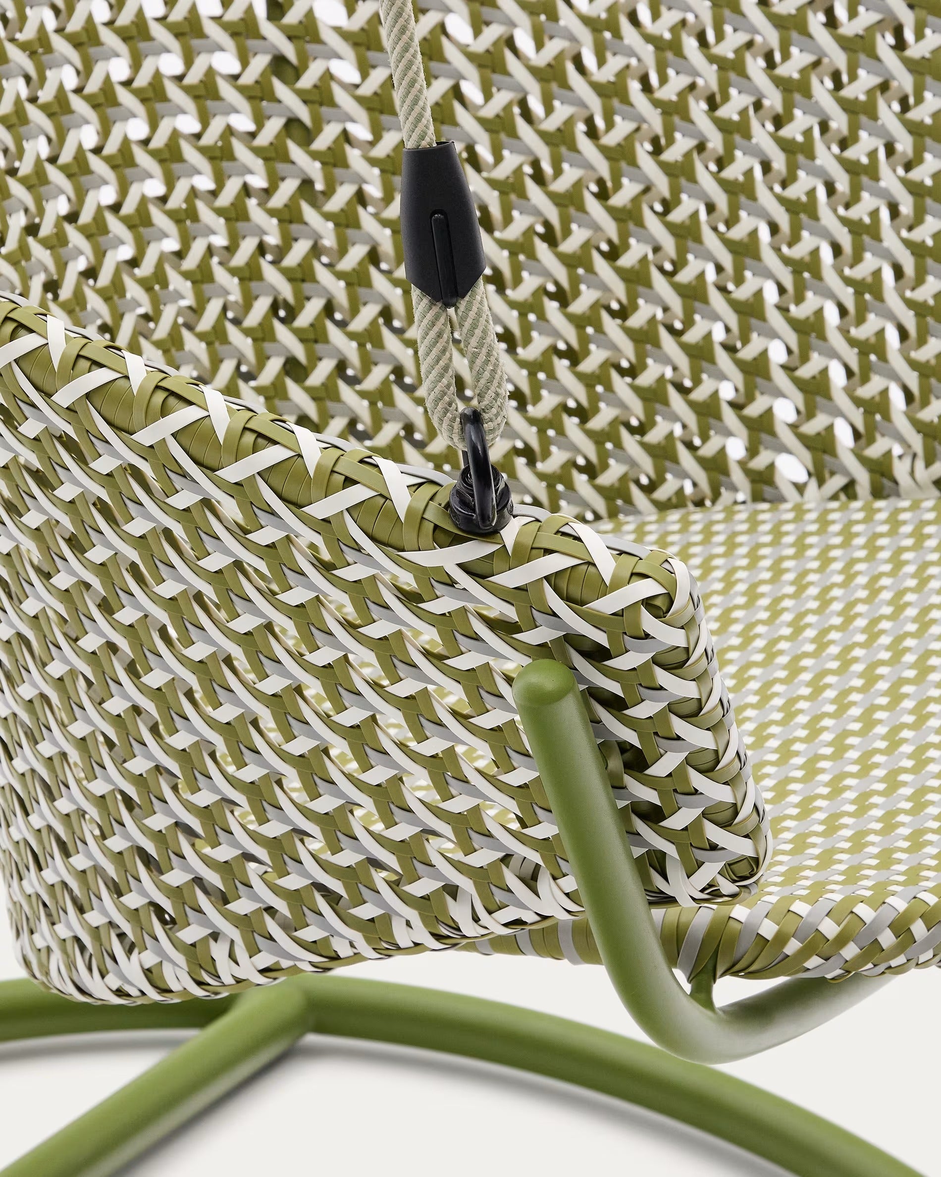 Suspended Saliga Green armchair