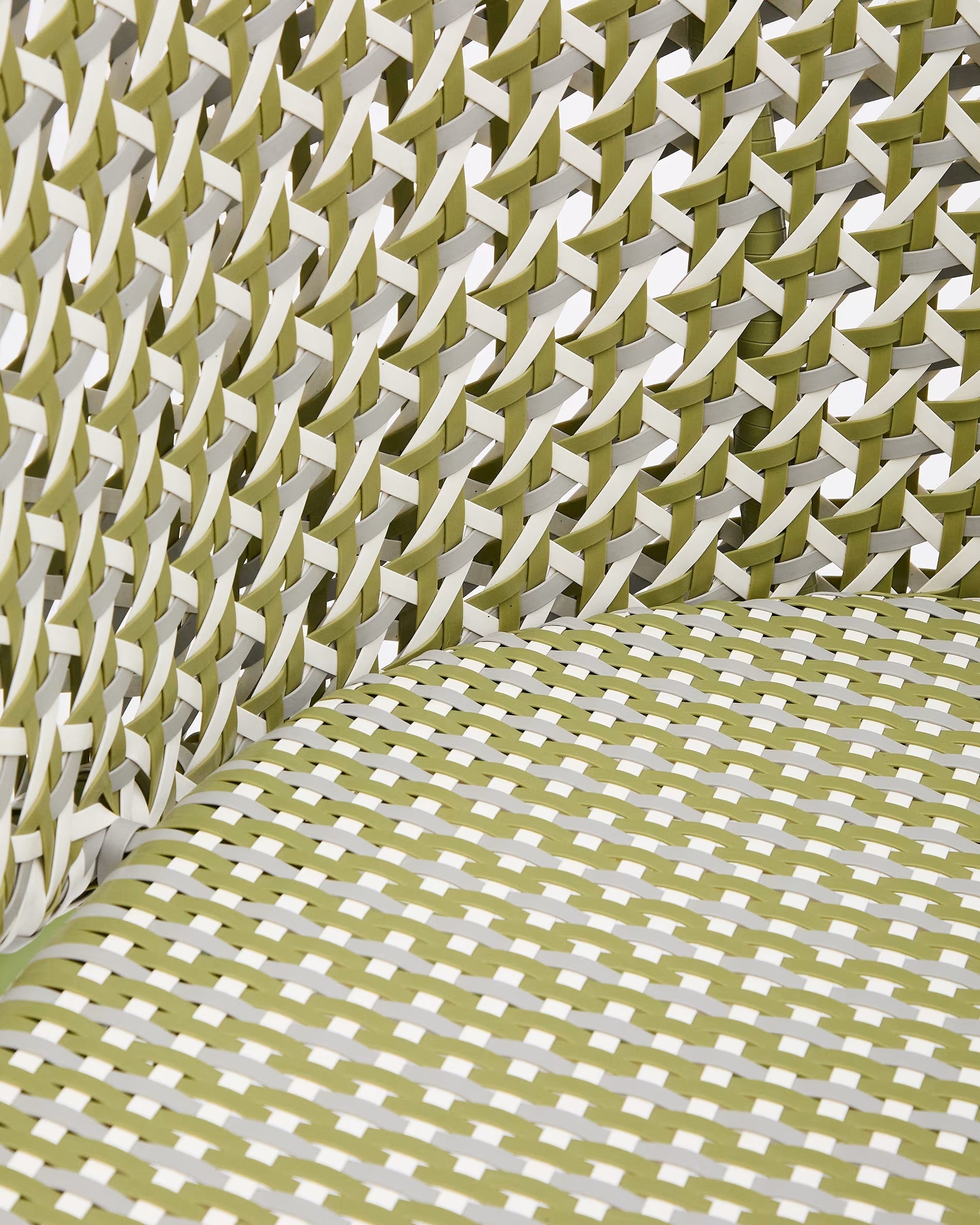 Suspended Saliga Green armchair
