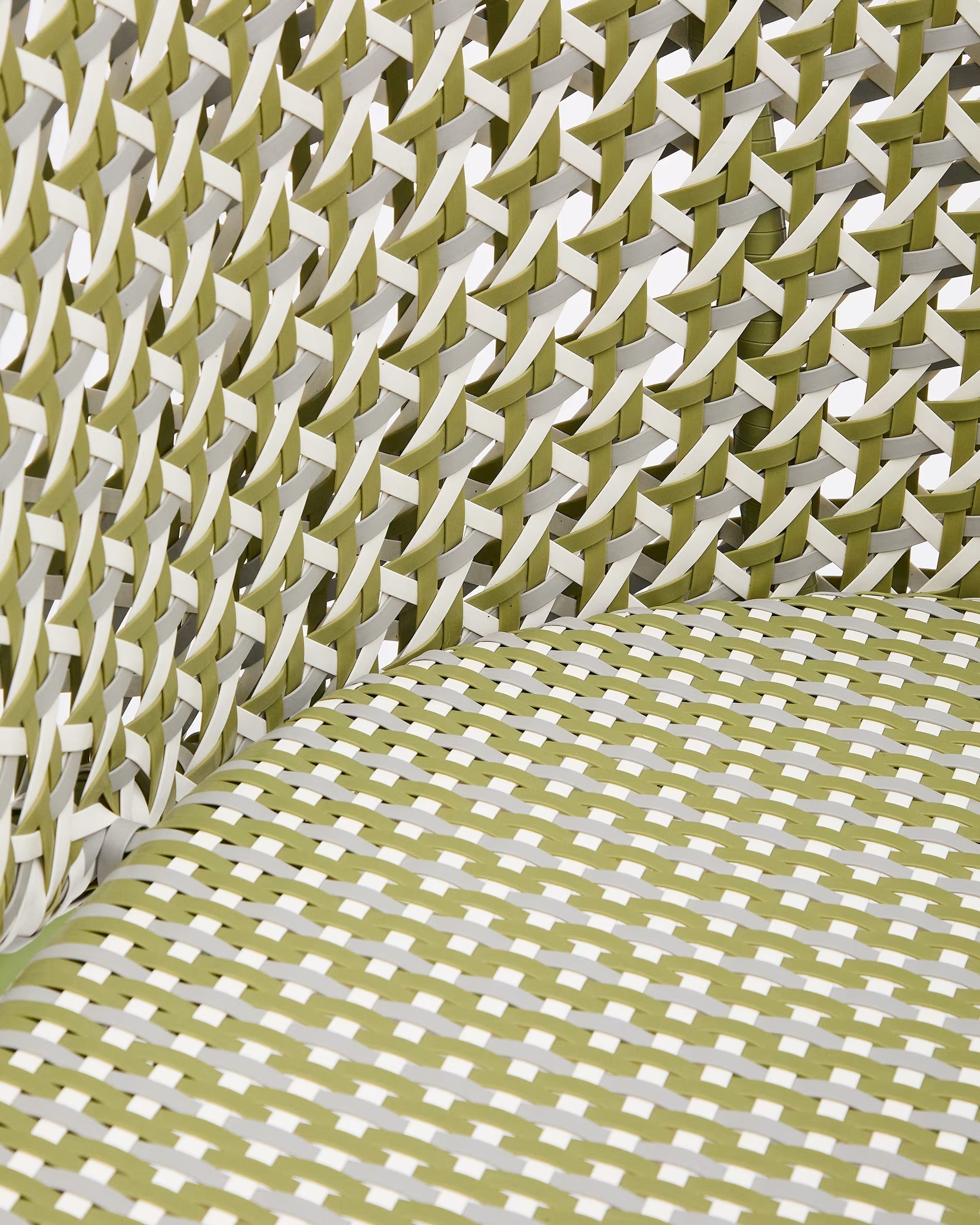 Suspended Saliga Green armchair