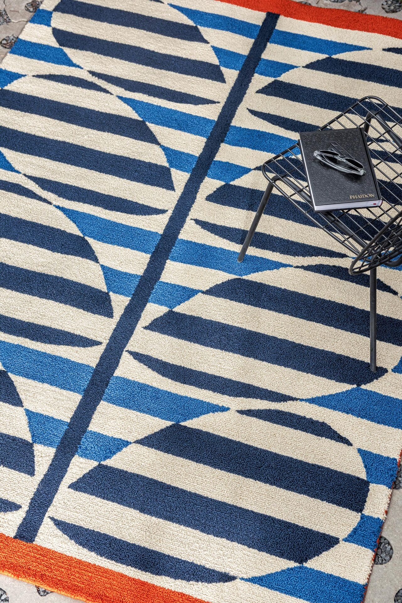 Dywan zewnętrzny STRIPY STEM AZURE niebieski z beżowym i pomarańczowym