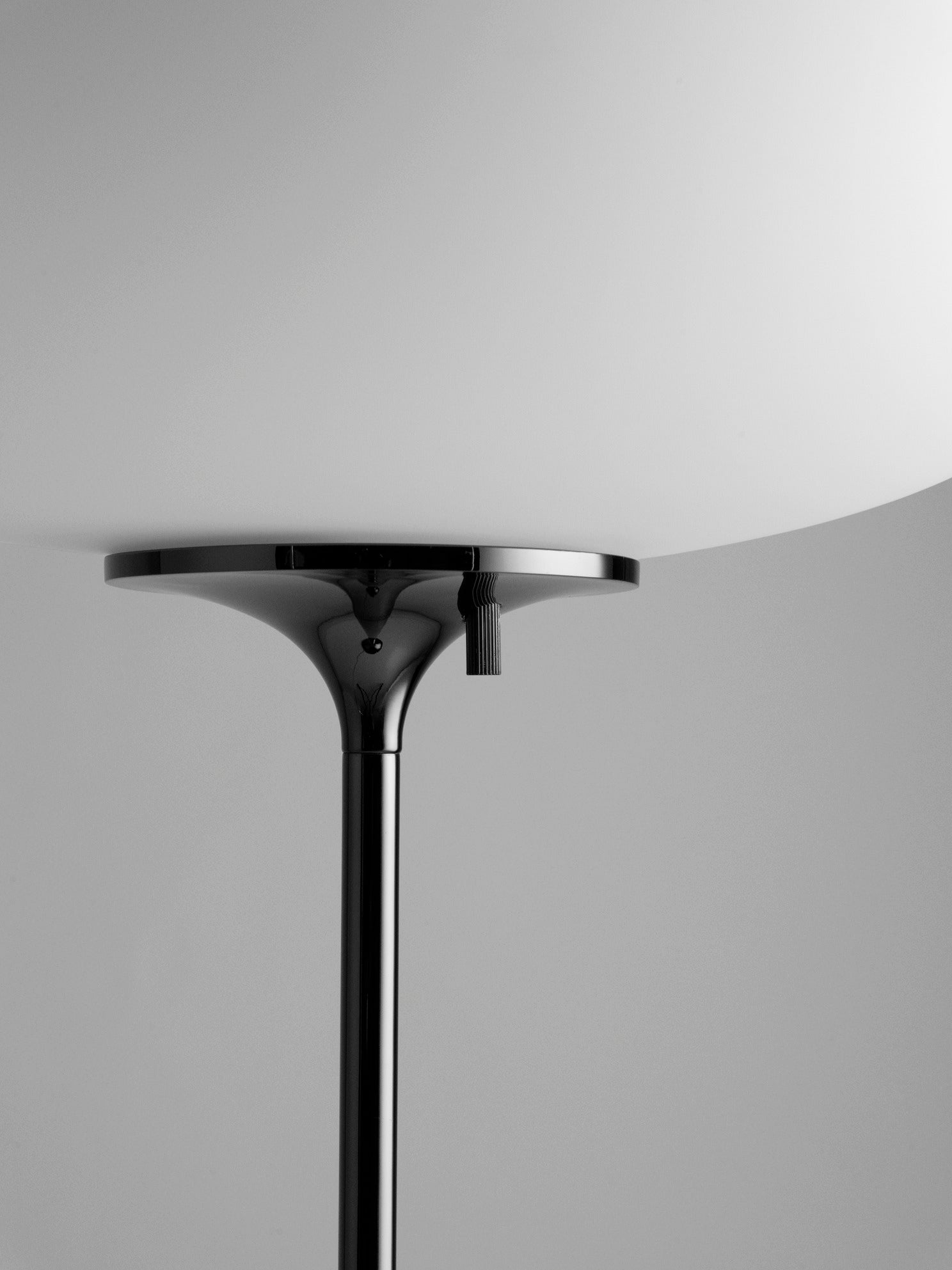 Lampa podłogowa STEMLITE czarny chrom