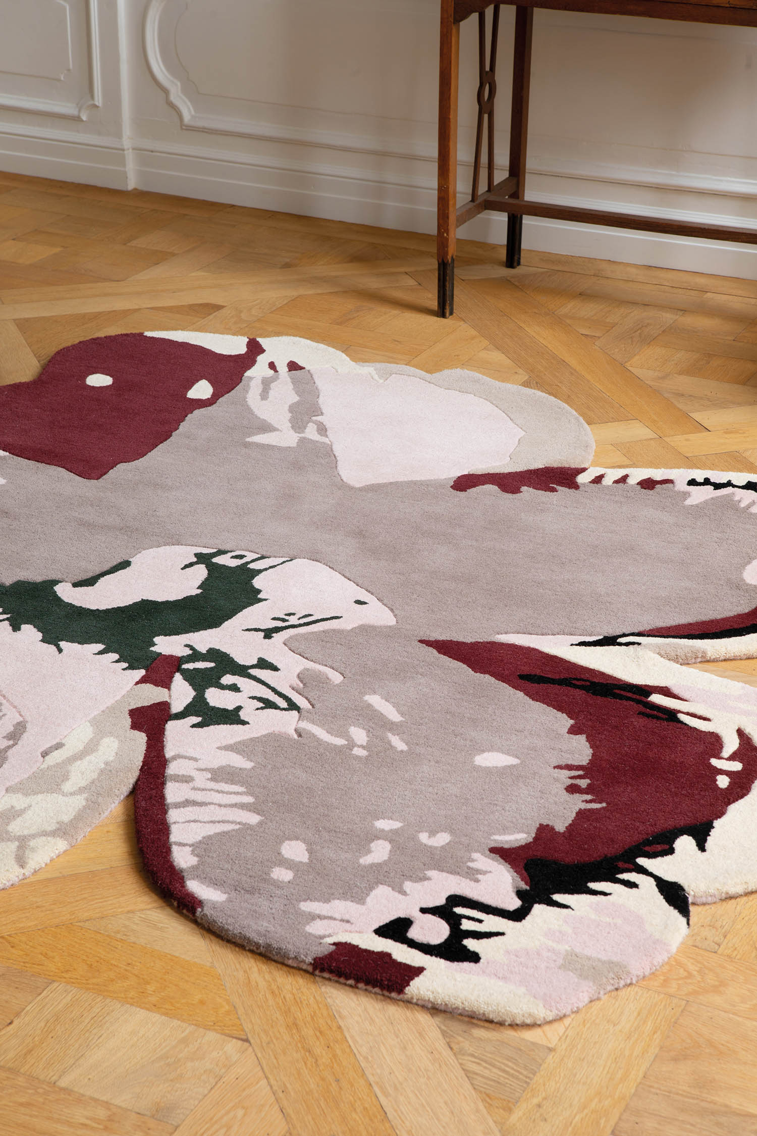 Shaped Magnolien-Teppich Burgunder-Beige