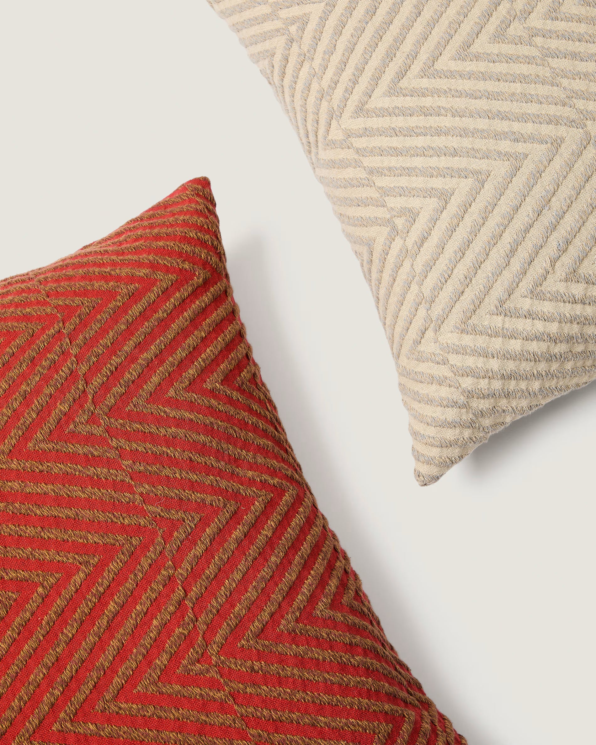 LUNVER red pillowcase
