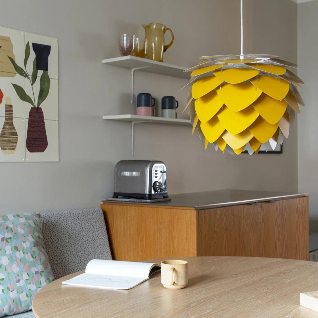 Abażur ALUVIA szafranowy UMAGE Eye on Design