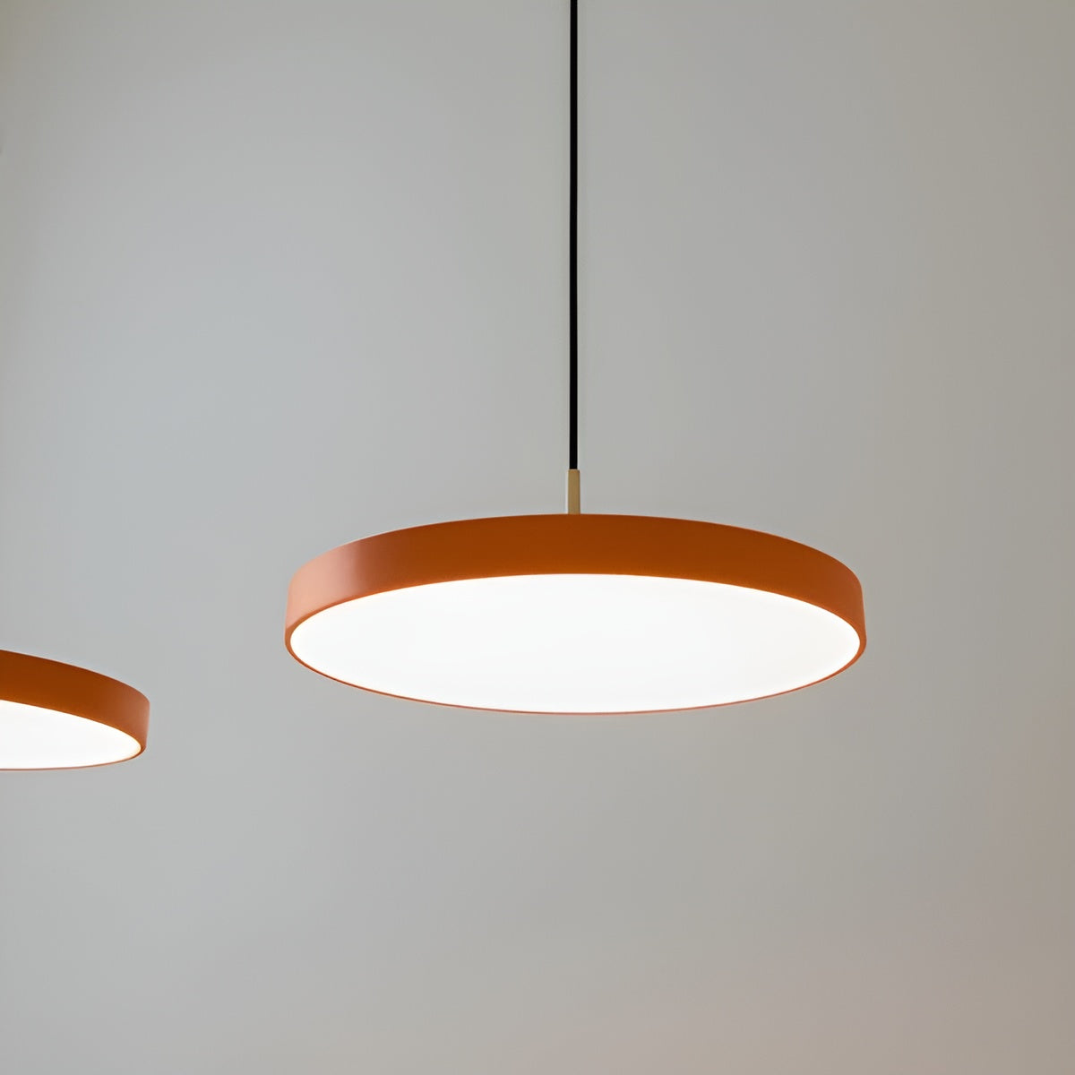 Lampa wisząca ASTERIA PLUS pomarańczowy ze złotą wstawką