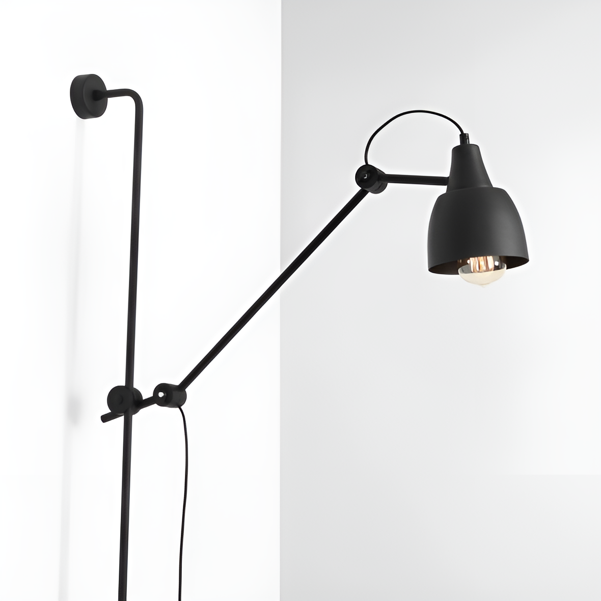 Lampa ścienna z wysięgnikiem regulowana DRON czarny