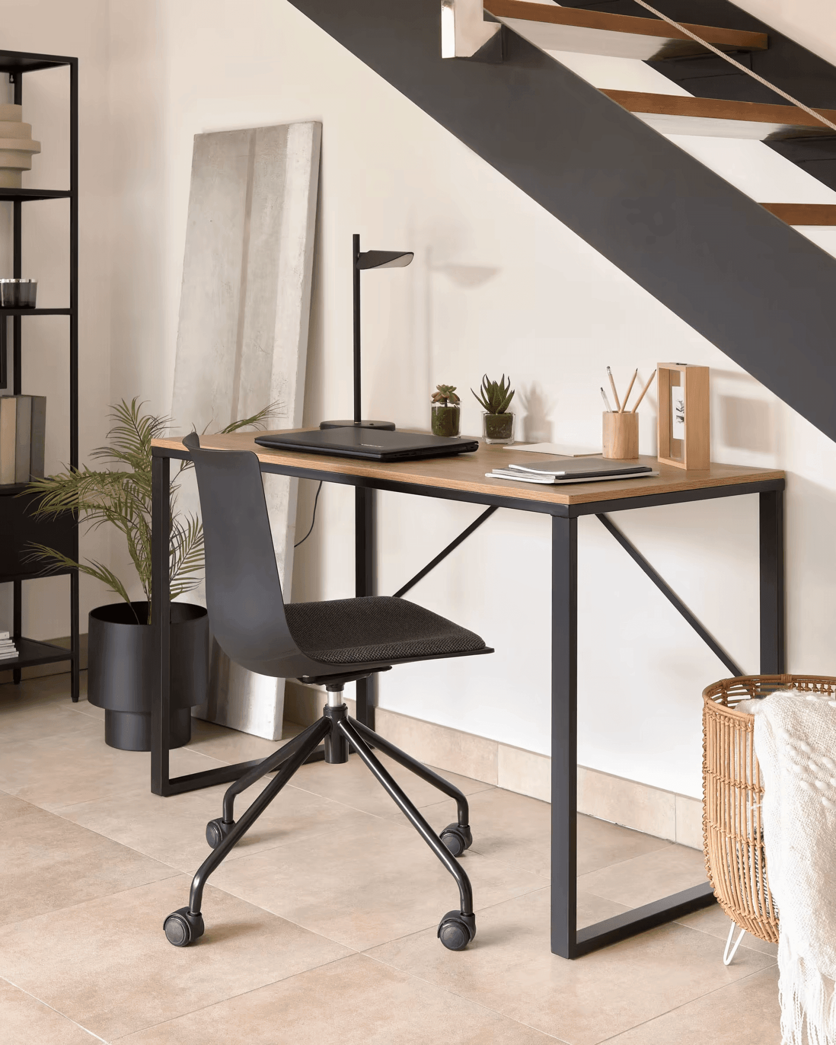 Biurko TALBOT czarny La Forma Eye on Design
