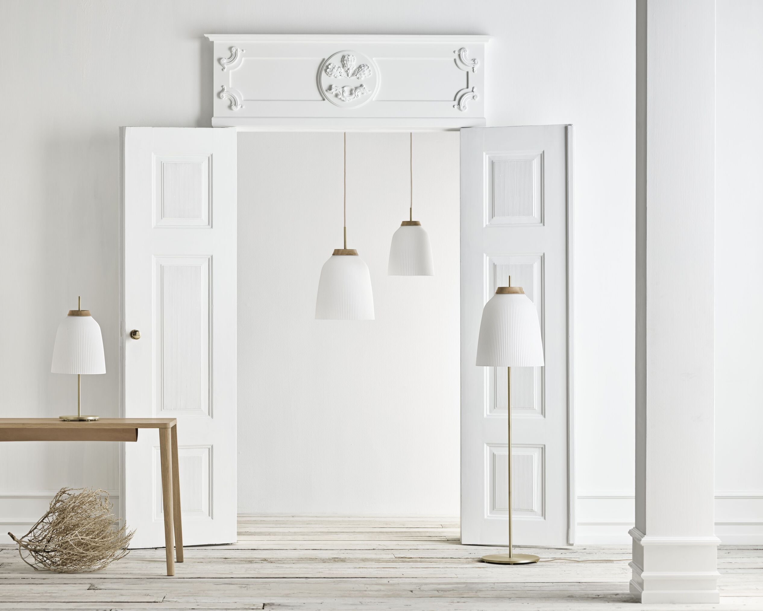 Lampa podłogowa CAMPA mosiężna podstawa
