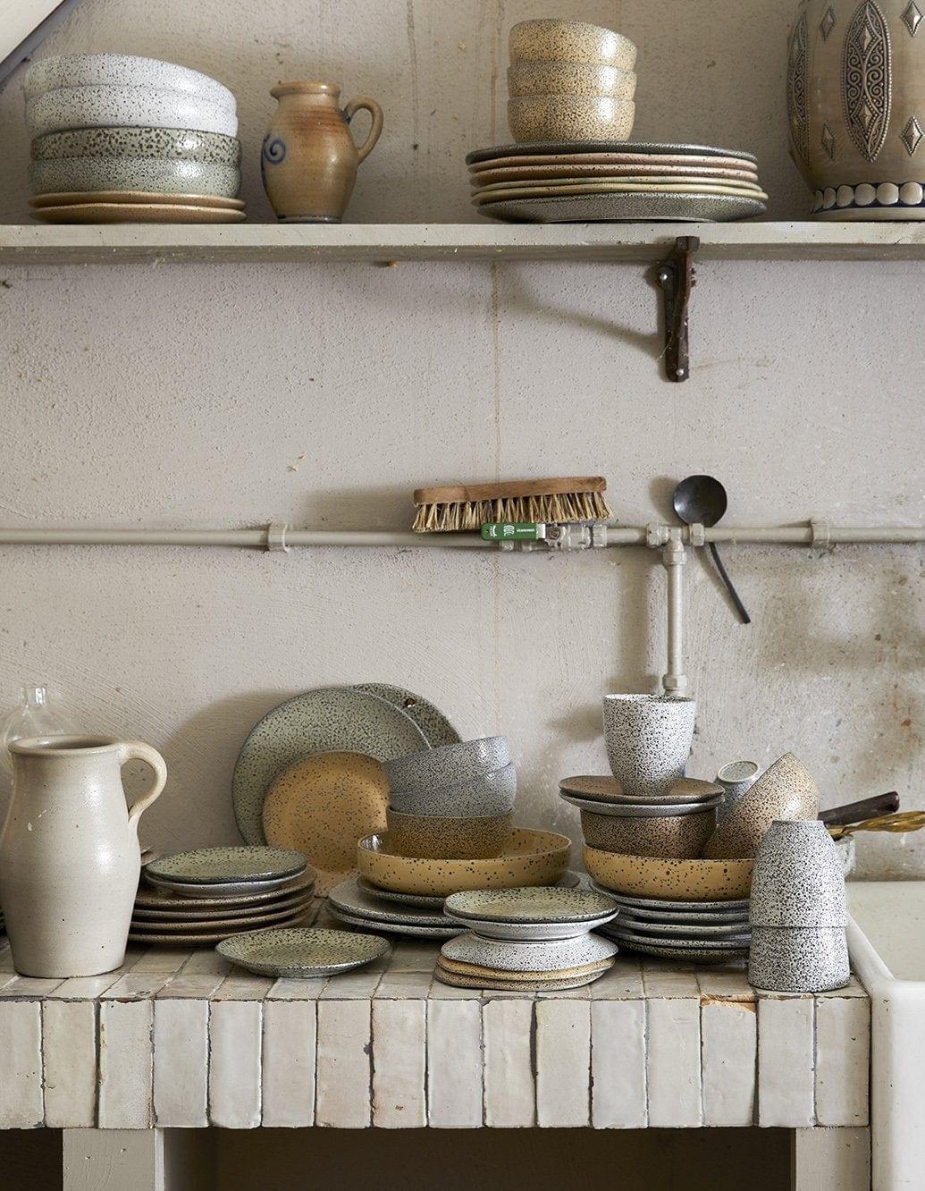 Ceramiczny talerz deserowy Bold&Basic kremowy 2 sztuki HKliving Eye on Design