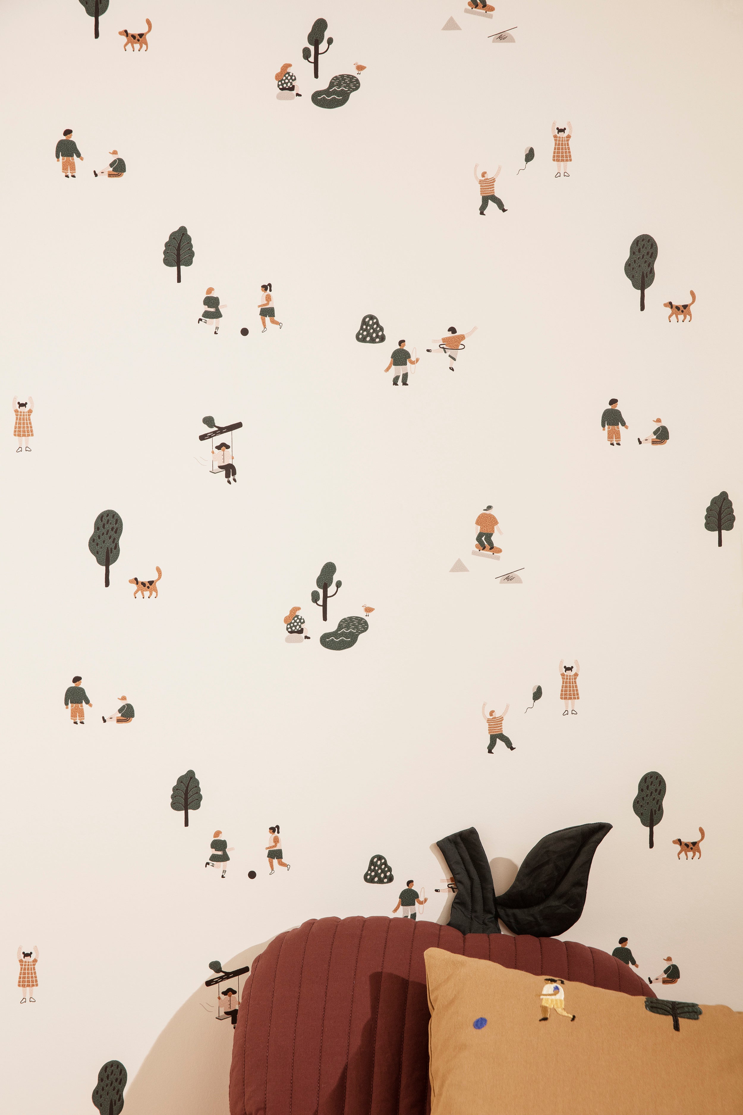 THE PARK wallpaper in broken white