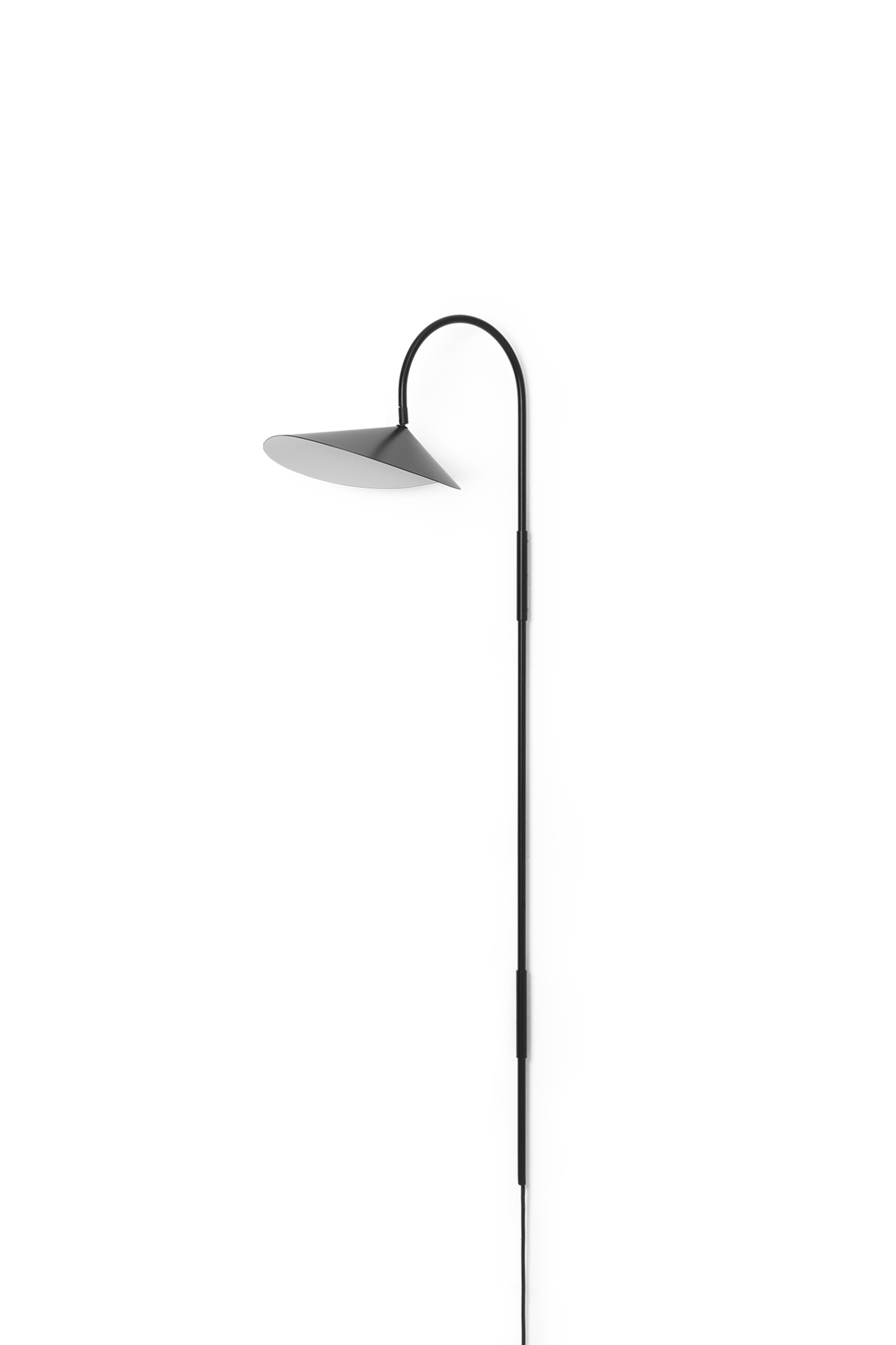 Schwarze Arumwandlampe