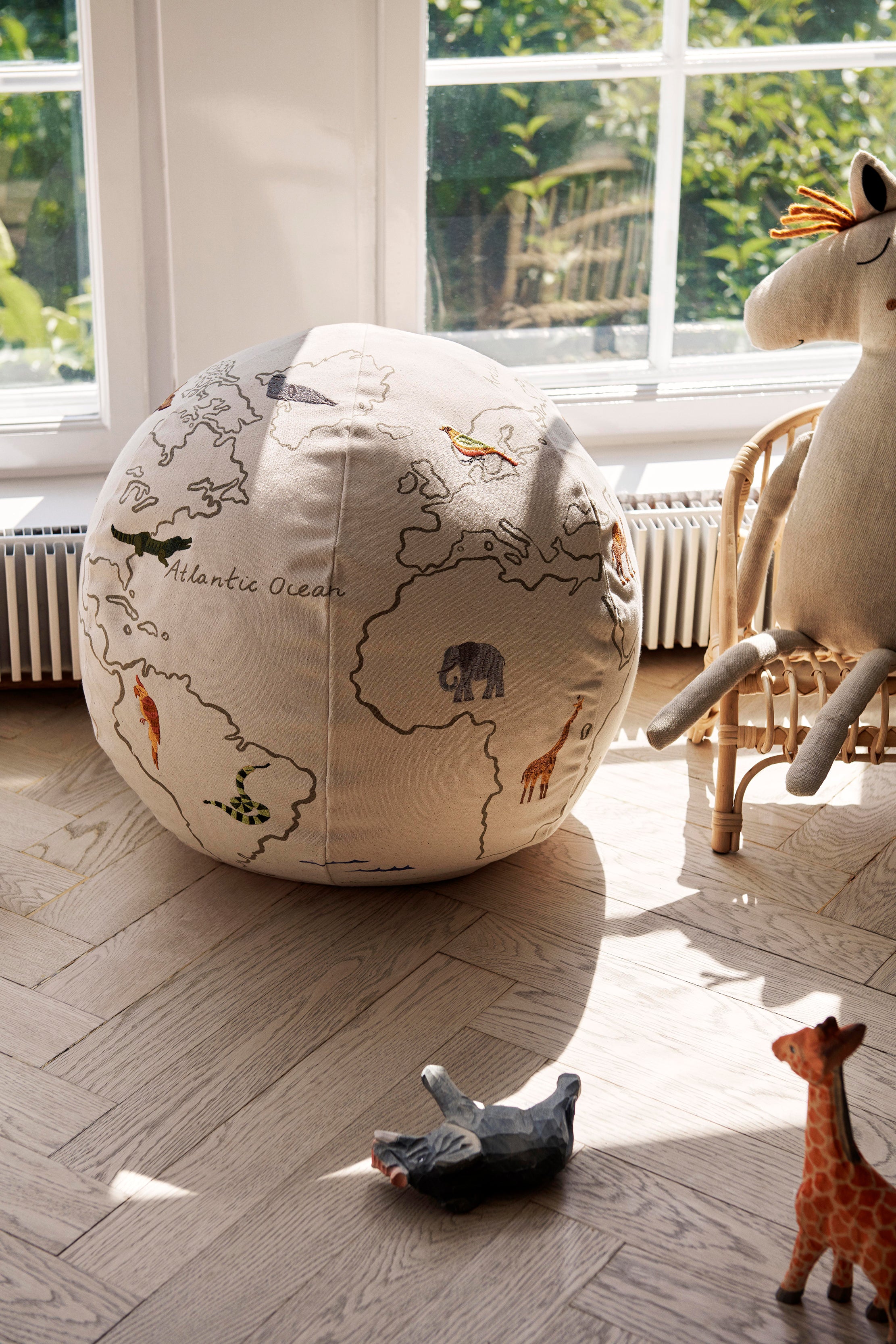 THE WORLD Pouf cremeweiß