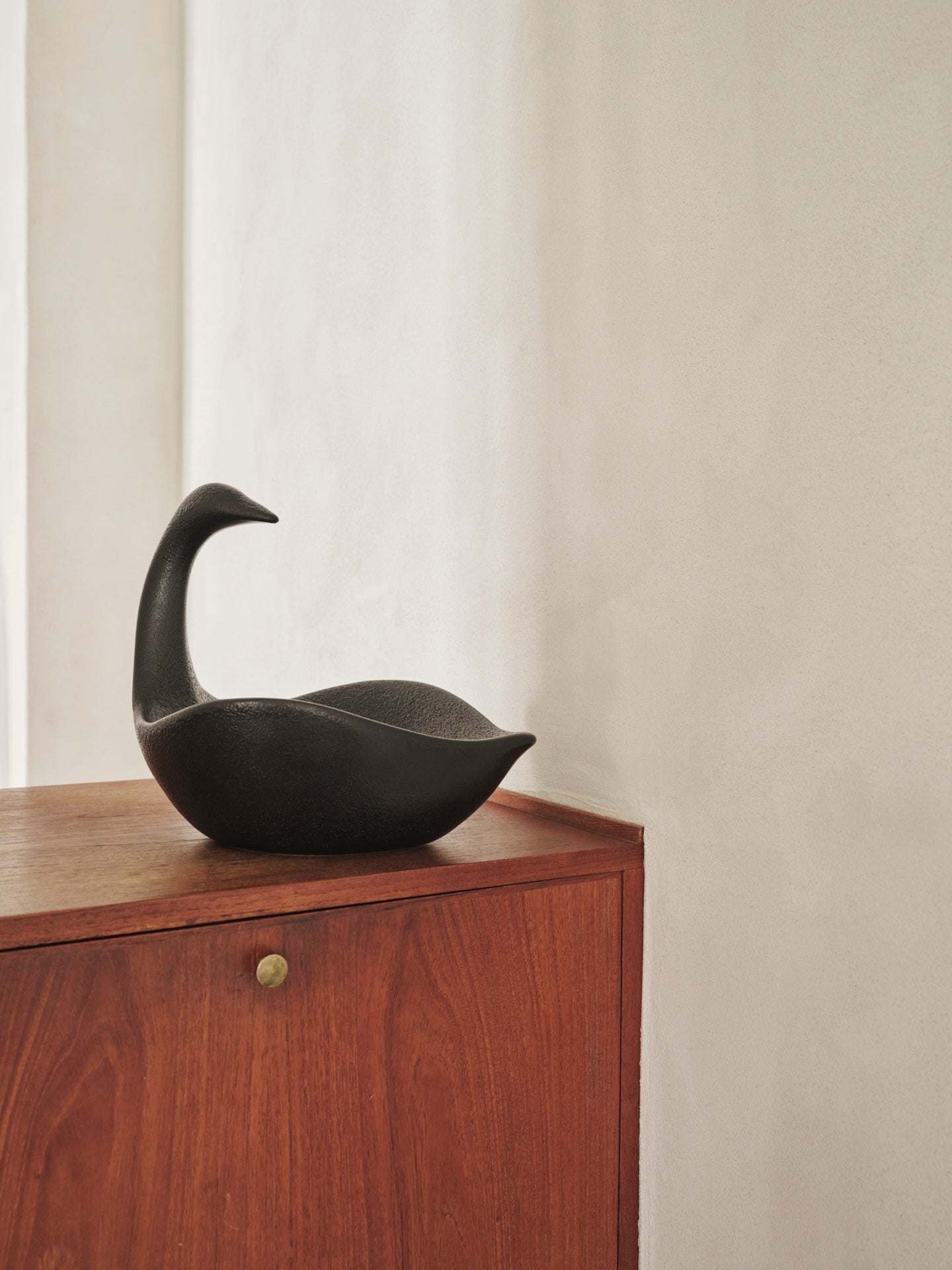 Dekoracyjna misa SWAN CENTREPIECE czarny