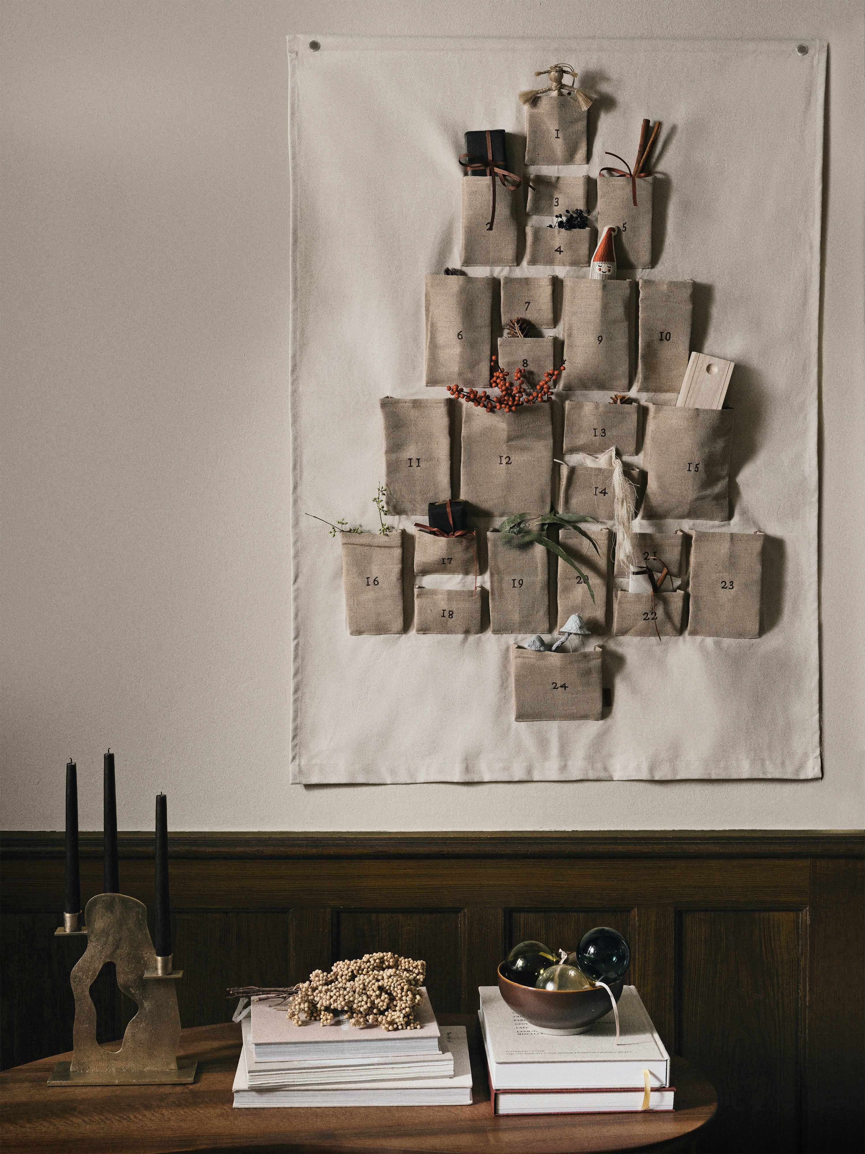 Kalendarz adwentowy PINE CHRISTMAS CALENDAR beżowy