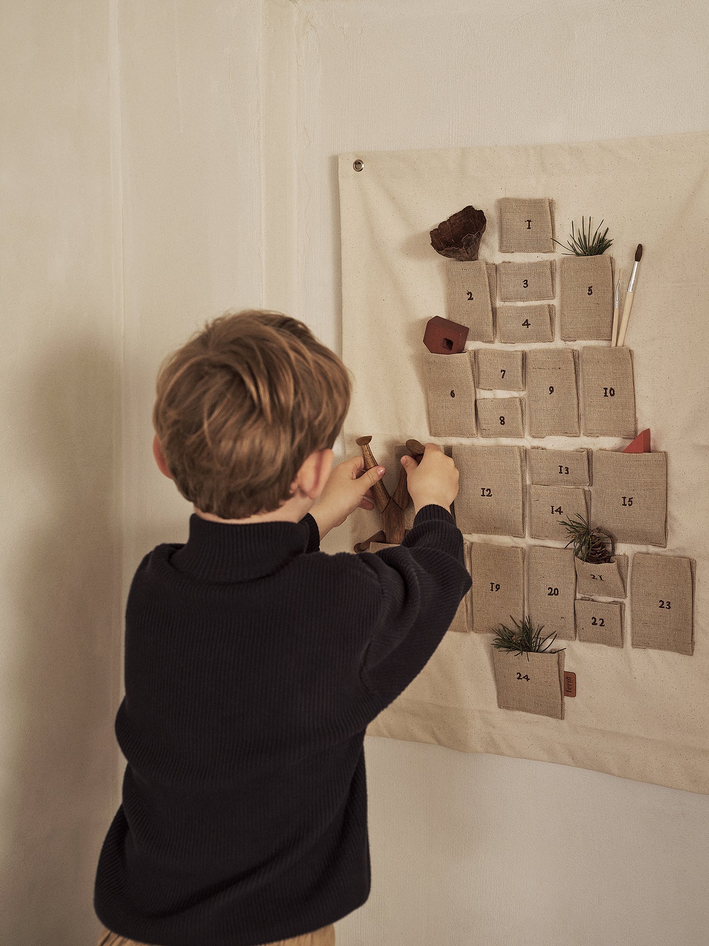 Kalendarz adwentowy PINE CHRISTMAS CALENDAR beżowy