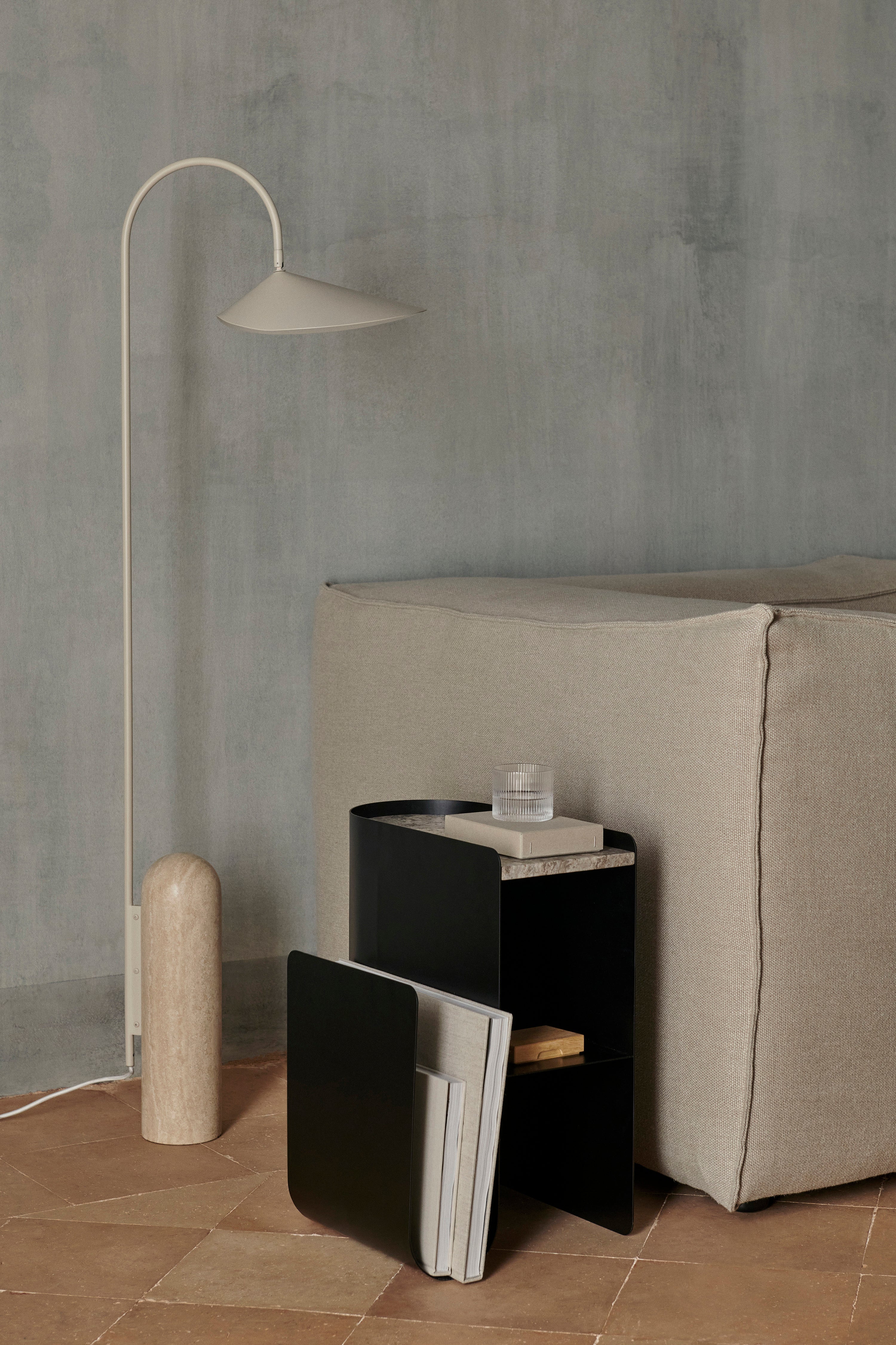 Lampa podłogowa do czytania ARUM beżowy
