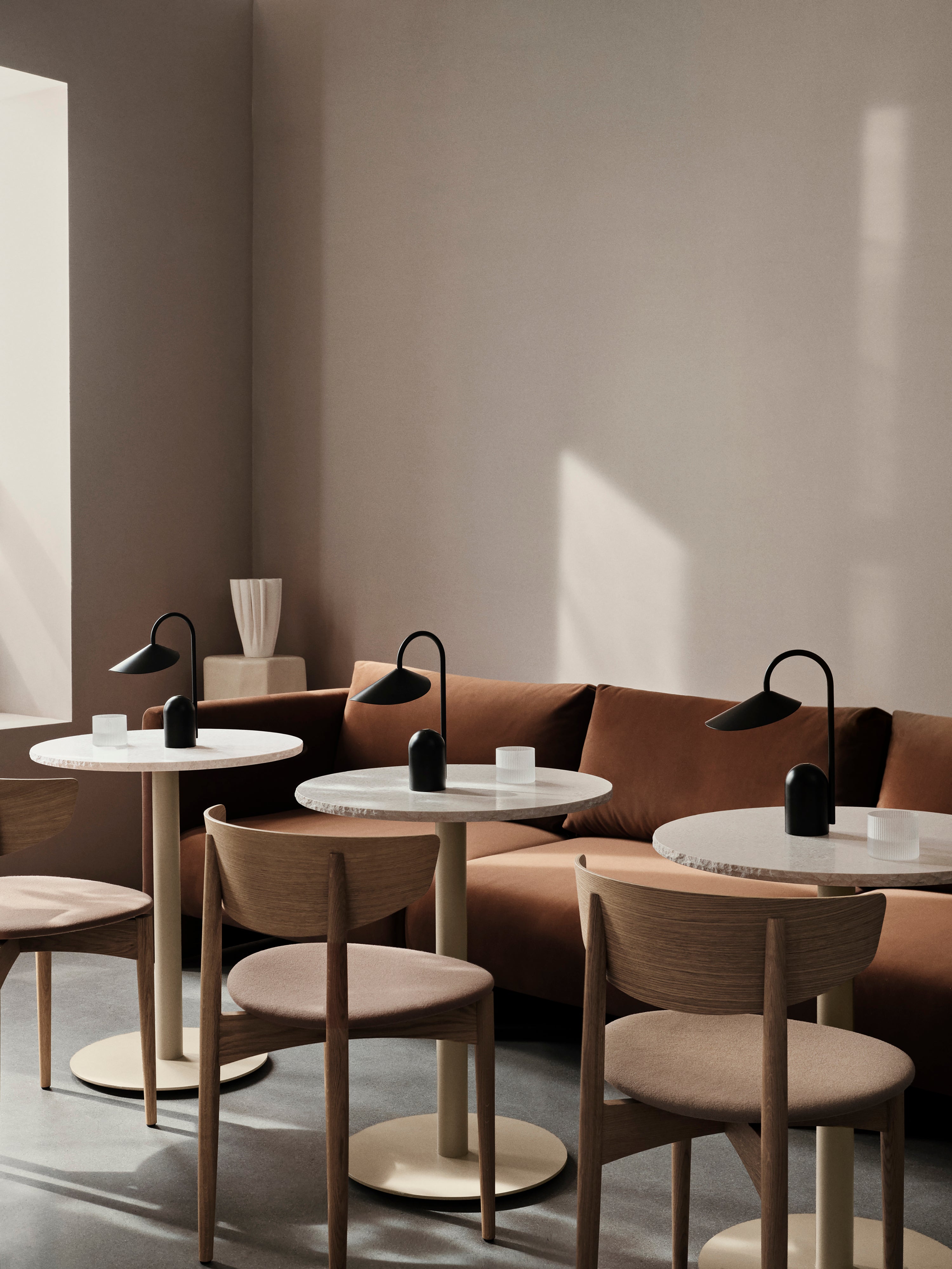 Round table mineral beige base