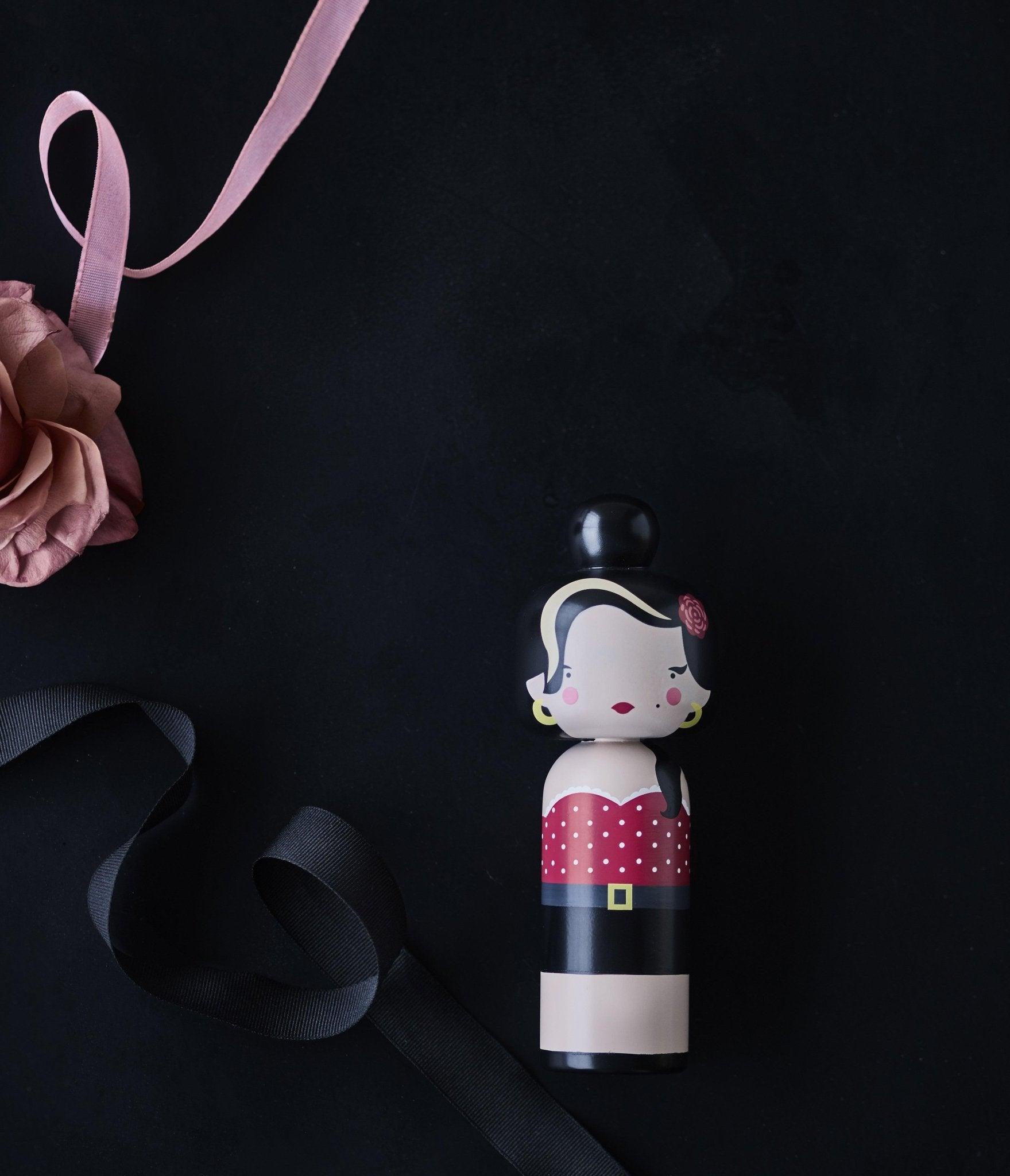 Figurka dekoracyjna AMY WINEHOUSE Lucie Kaas Eye on Design