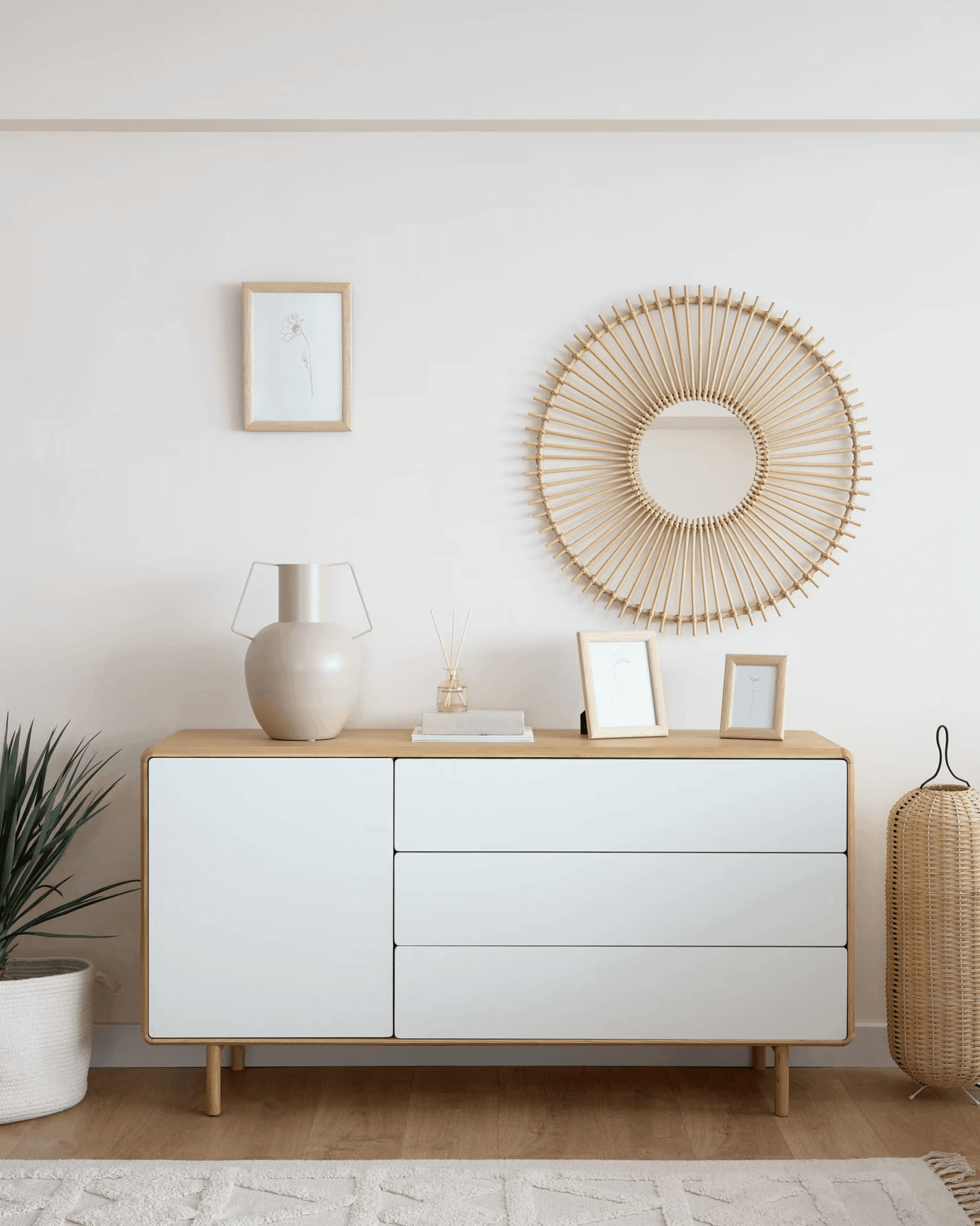Komoda ANIELLE lite drewno jesionowe La Forma Eye on Design