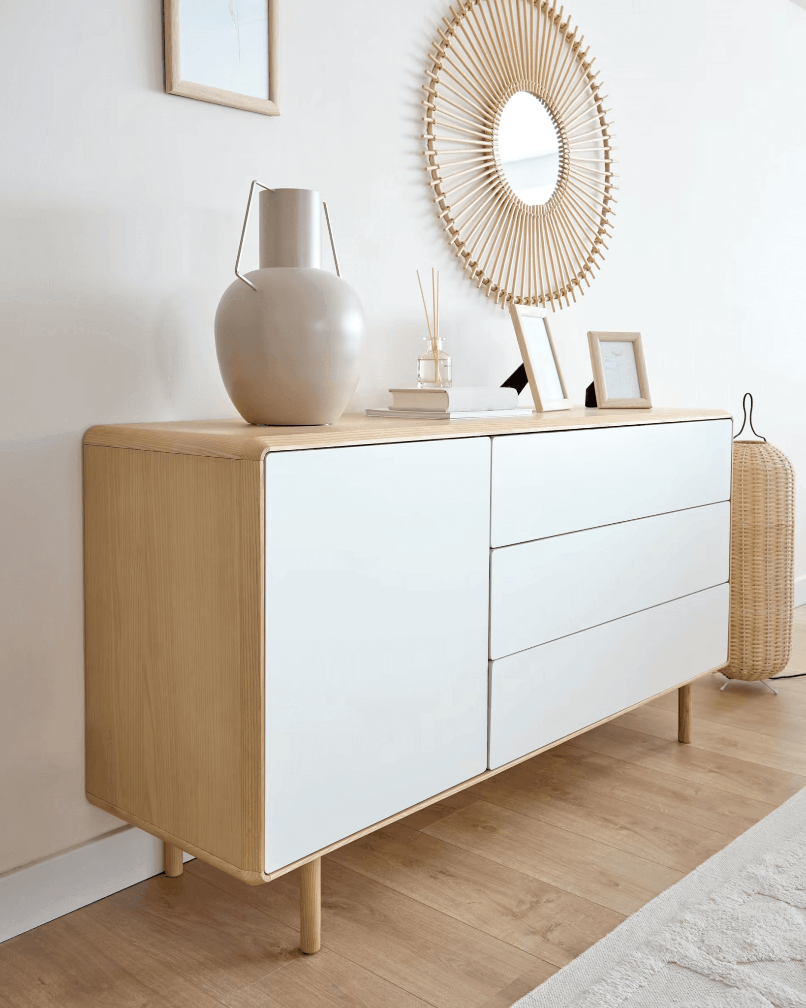 Komoda ANIELLE lite drewno jesionowe La Forma Eye on Design