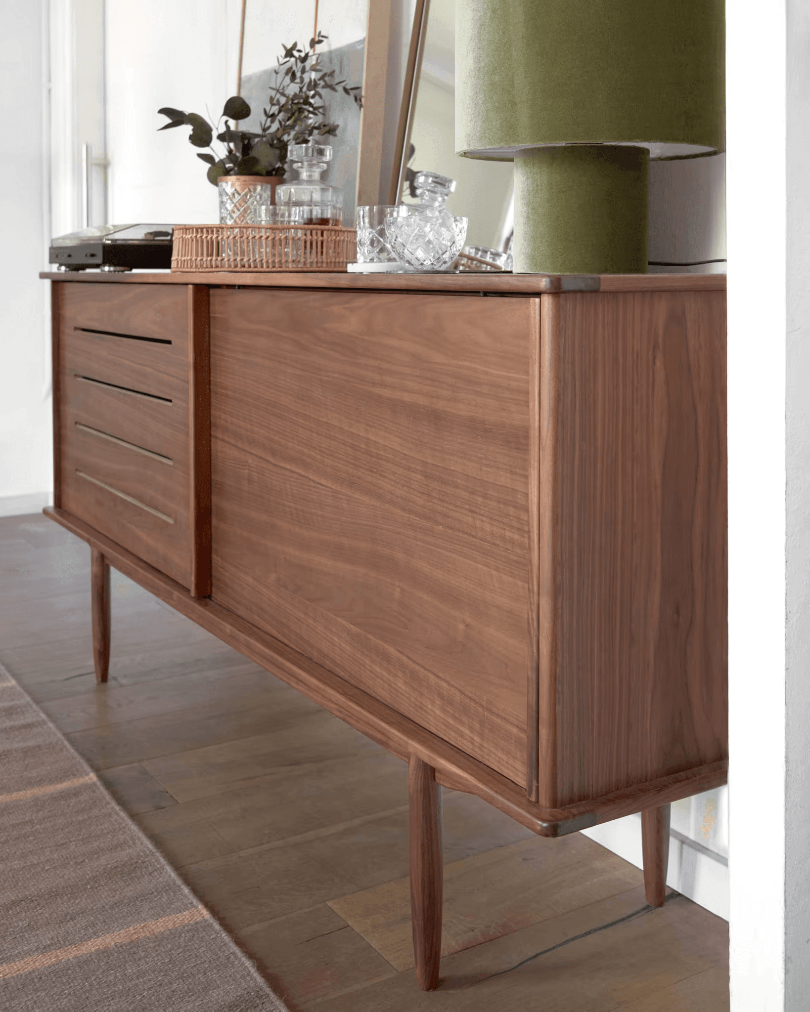 Komoda CAROLIN fornir orzechowy La Forma Eye on Design