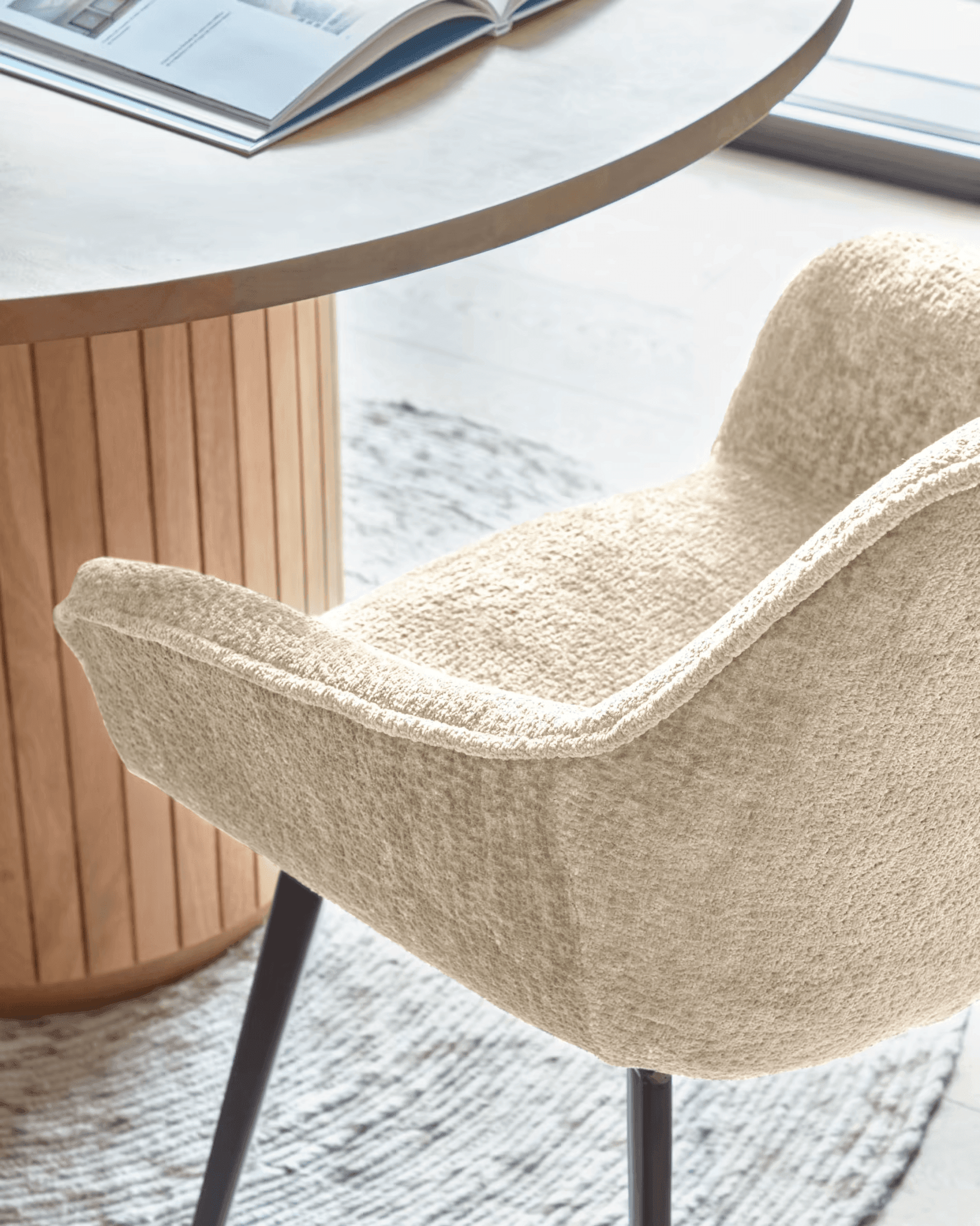 Krzesło AMIRA beżowy szenil La Forma Eye on Design