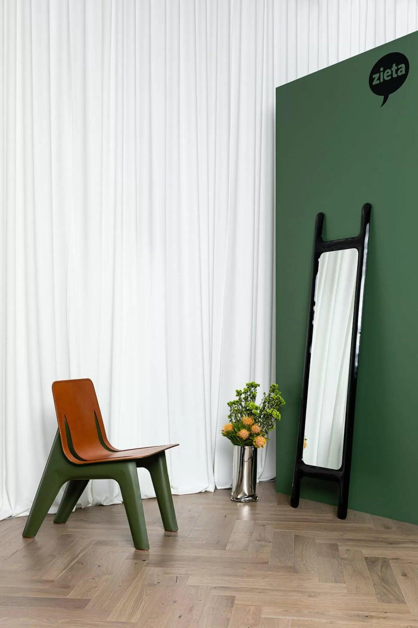 Krzesło J-CHAIR beżowym mat z czarnym wykończeniem Zieta Studio Eye on Design