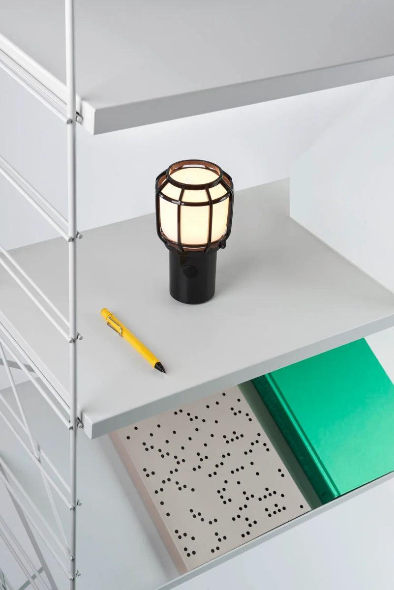 Lampa akumulatorowa CHISPA czarny Marset Eye on Design