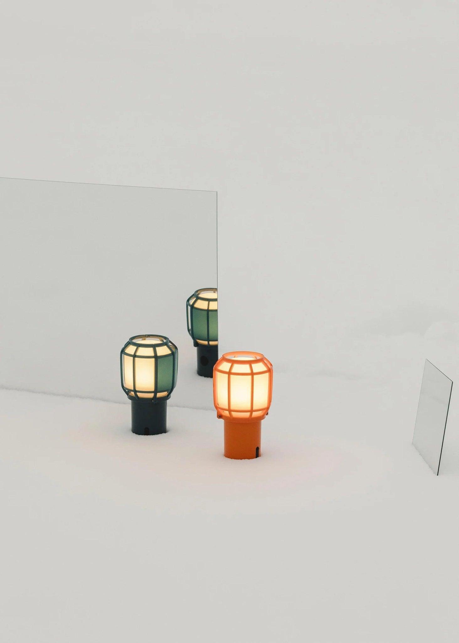 Lampa akumulatorowa CHISPA czarny Marset Eye on Design