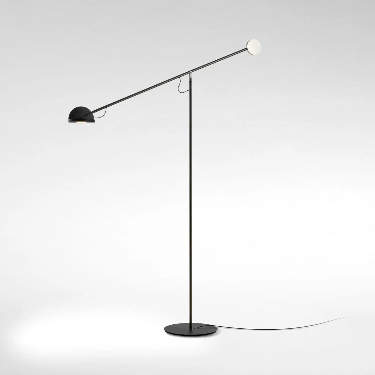 Lampa podłogowa COPERNICA grafitowy ze srebrnym wykończeniem Marset Eye on Design
